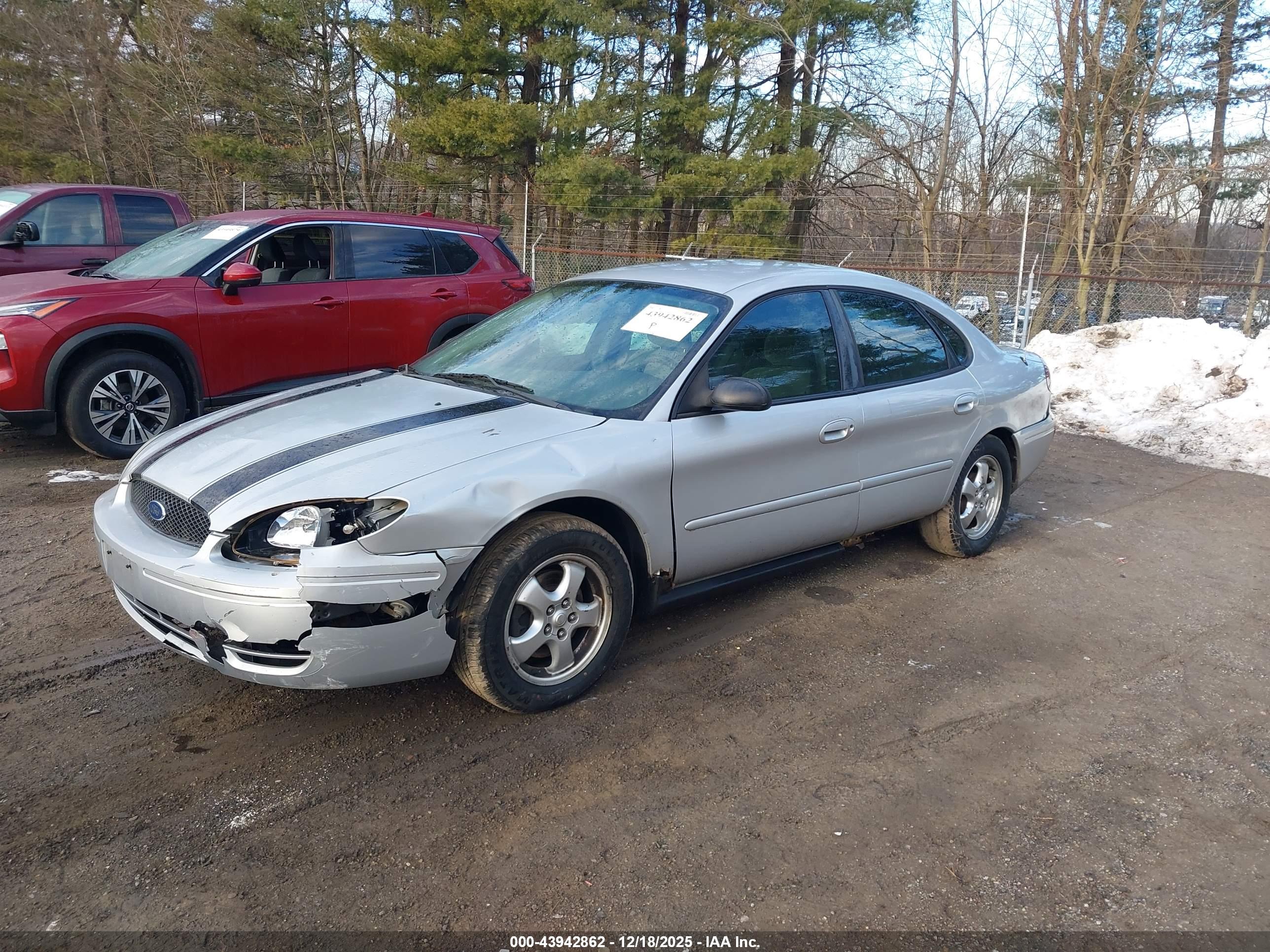 FORD TAURUS image 2