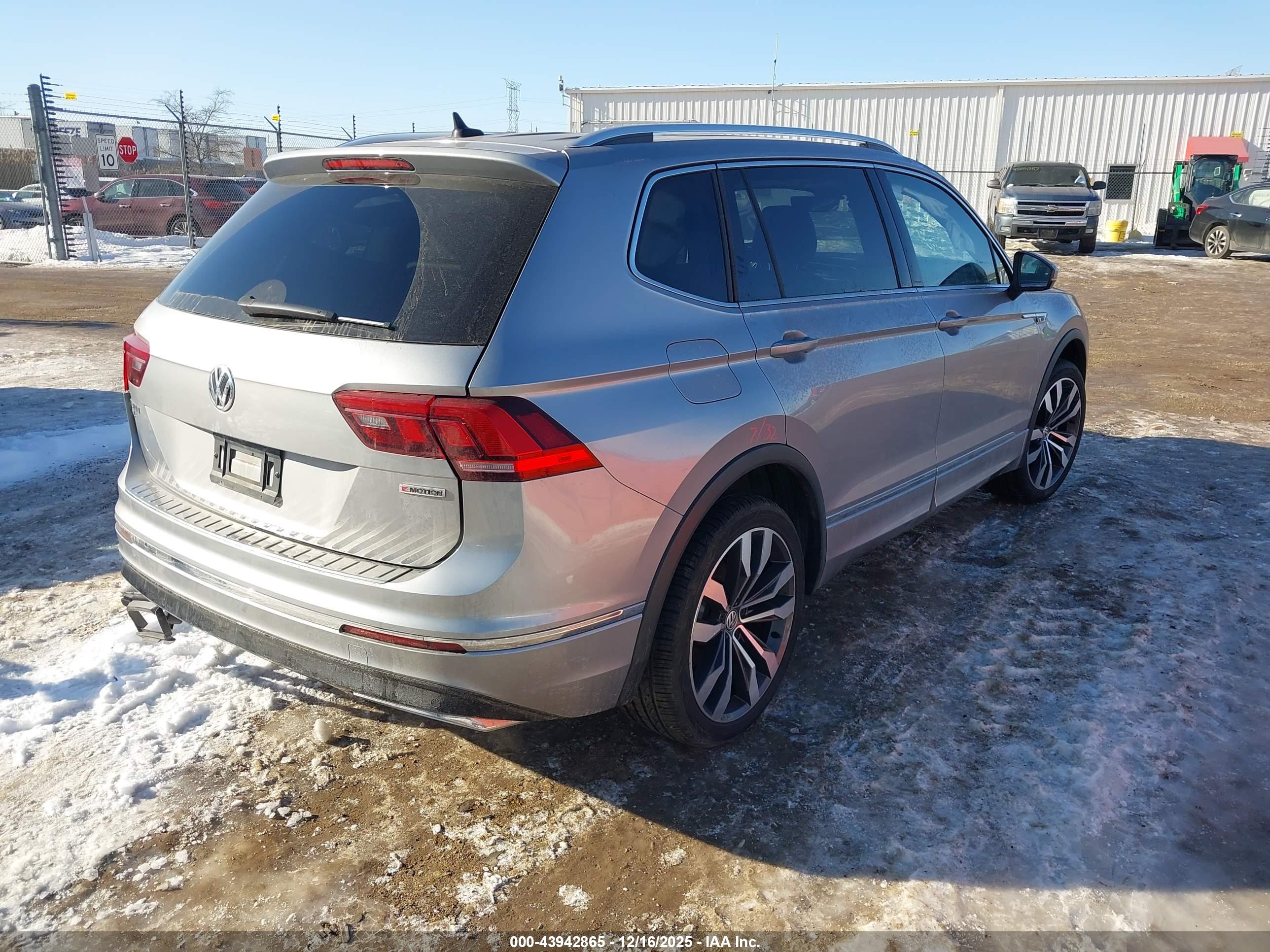 VOLKSWAGEN TIGUAN image 4