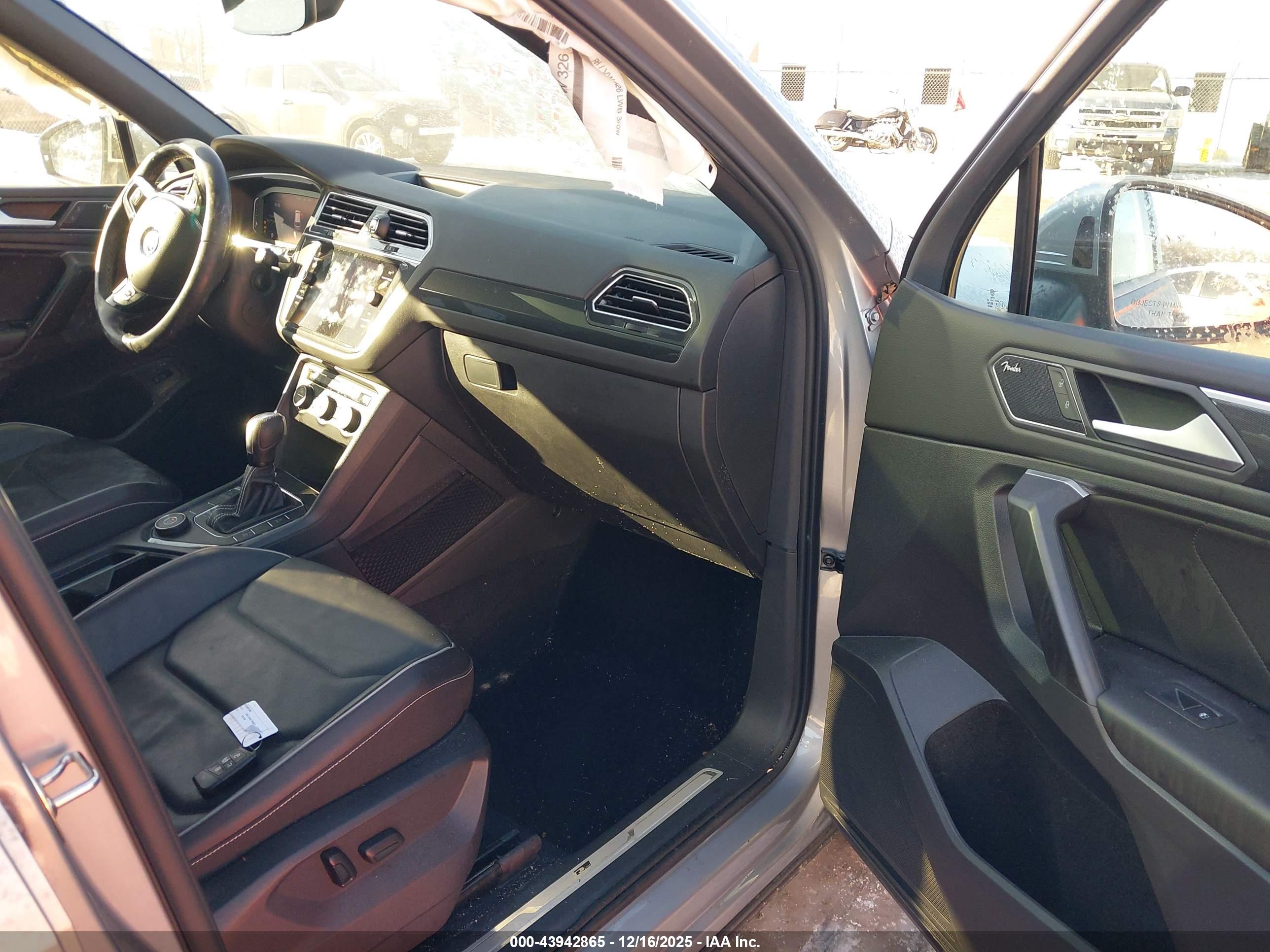 VOLKSWAGEN TIGUAN image 5