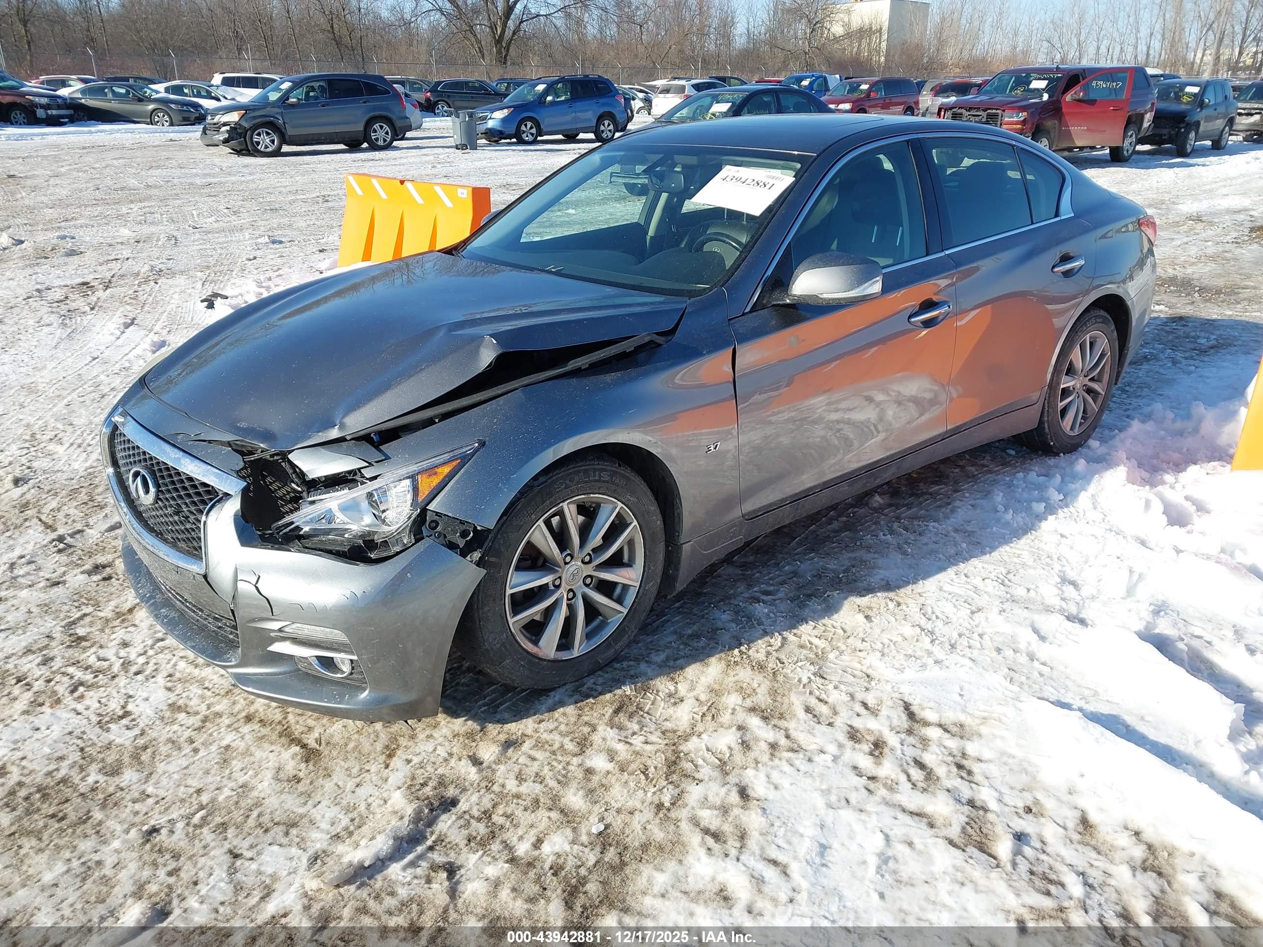 INFINITI Q50 image 2