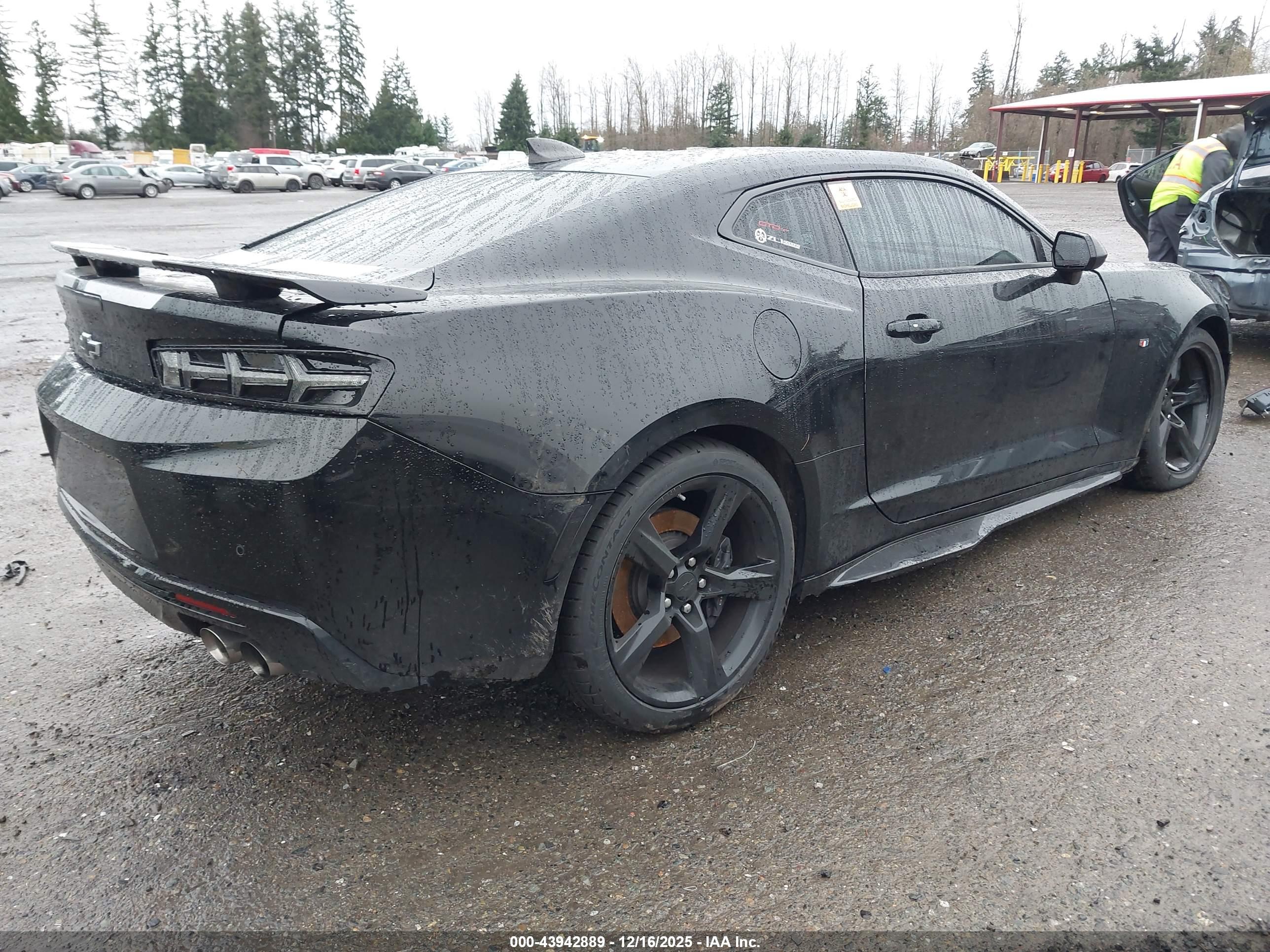 CHEVROLET CAMARO image 4
