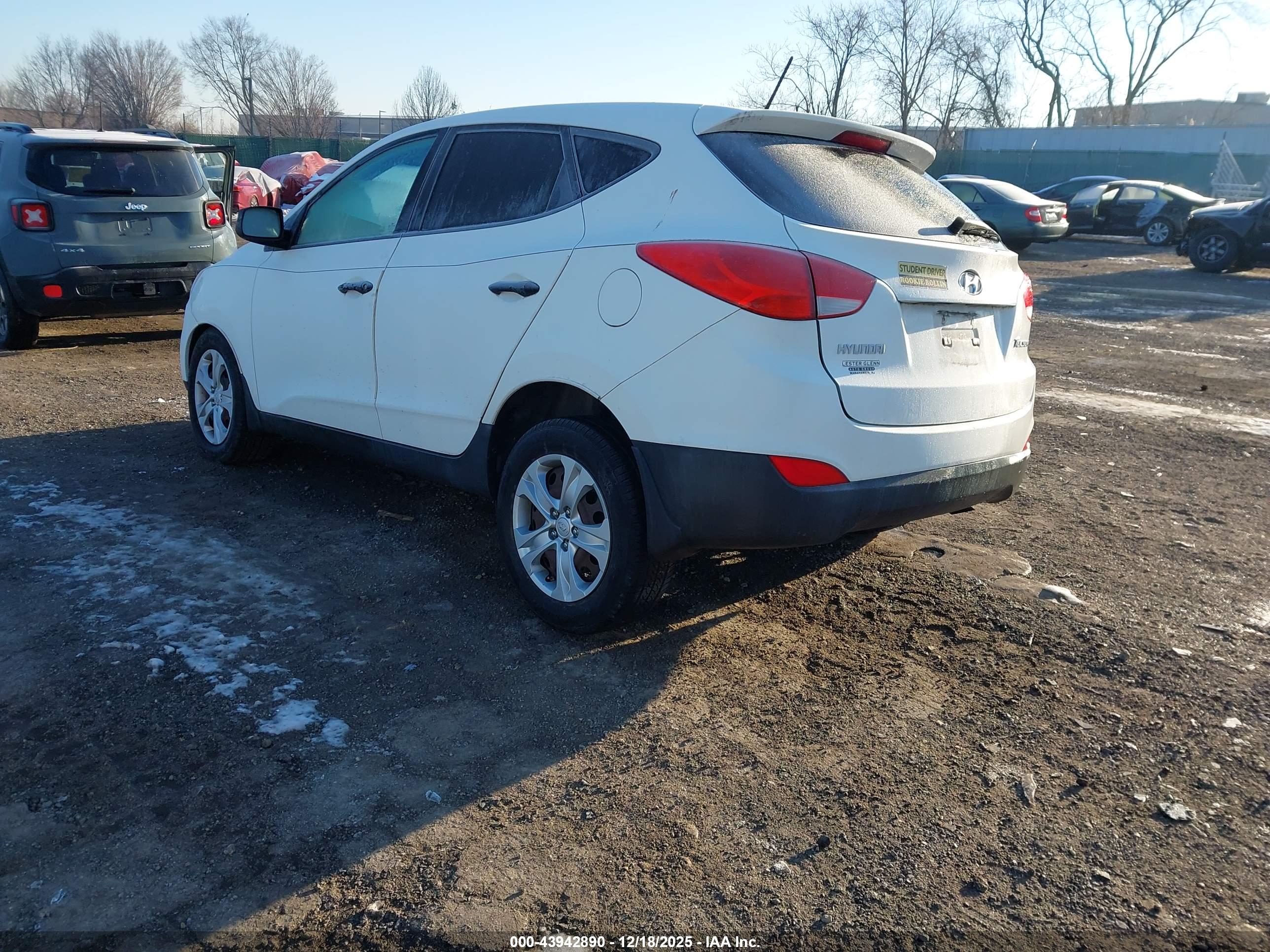 HYUNDAI TUCSON image 3