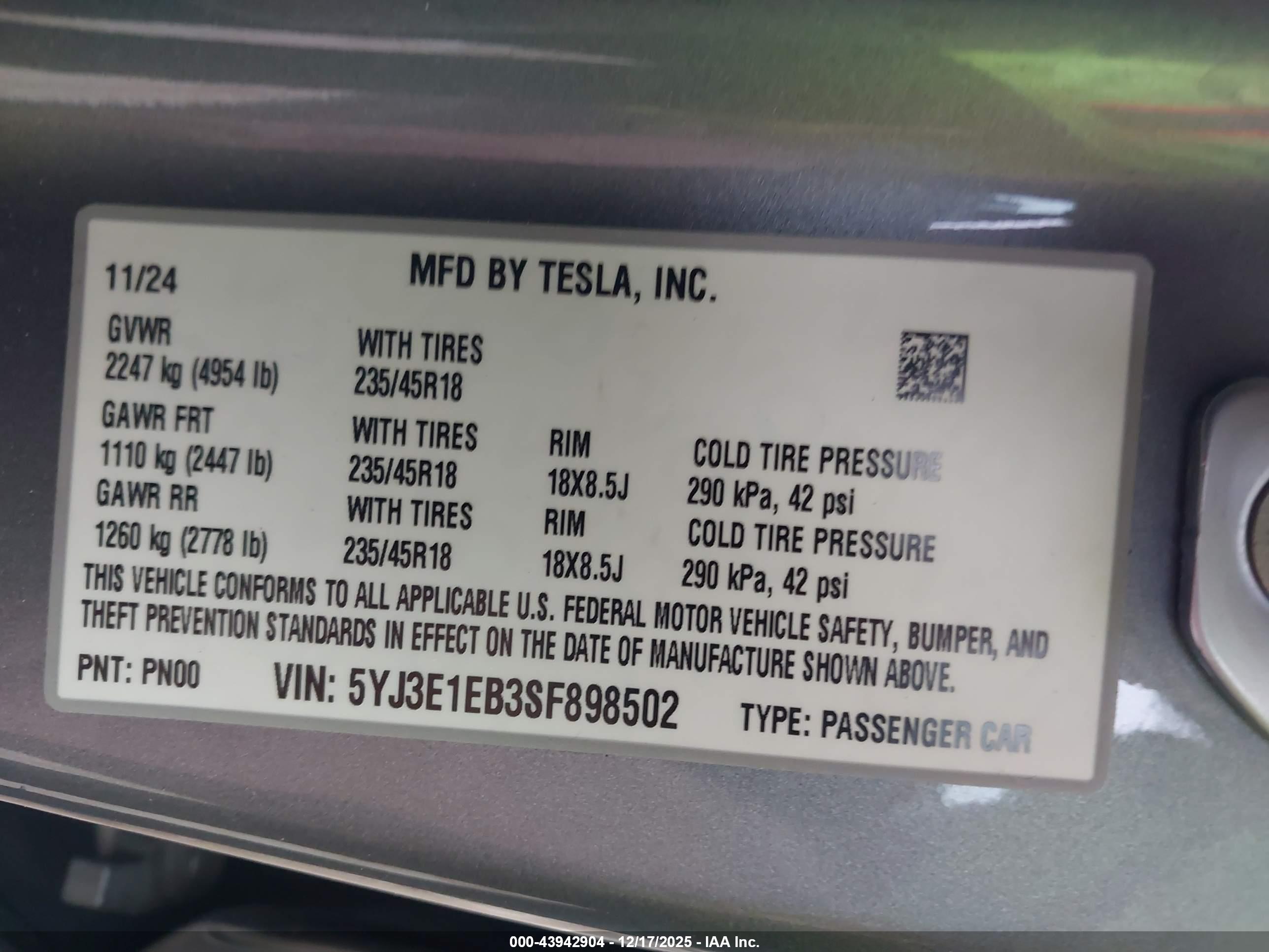TESLA MODEL image 9