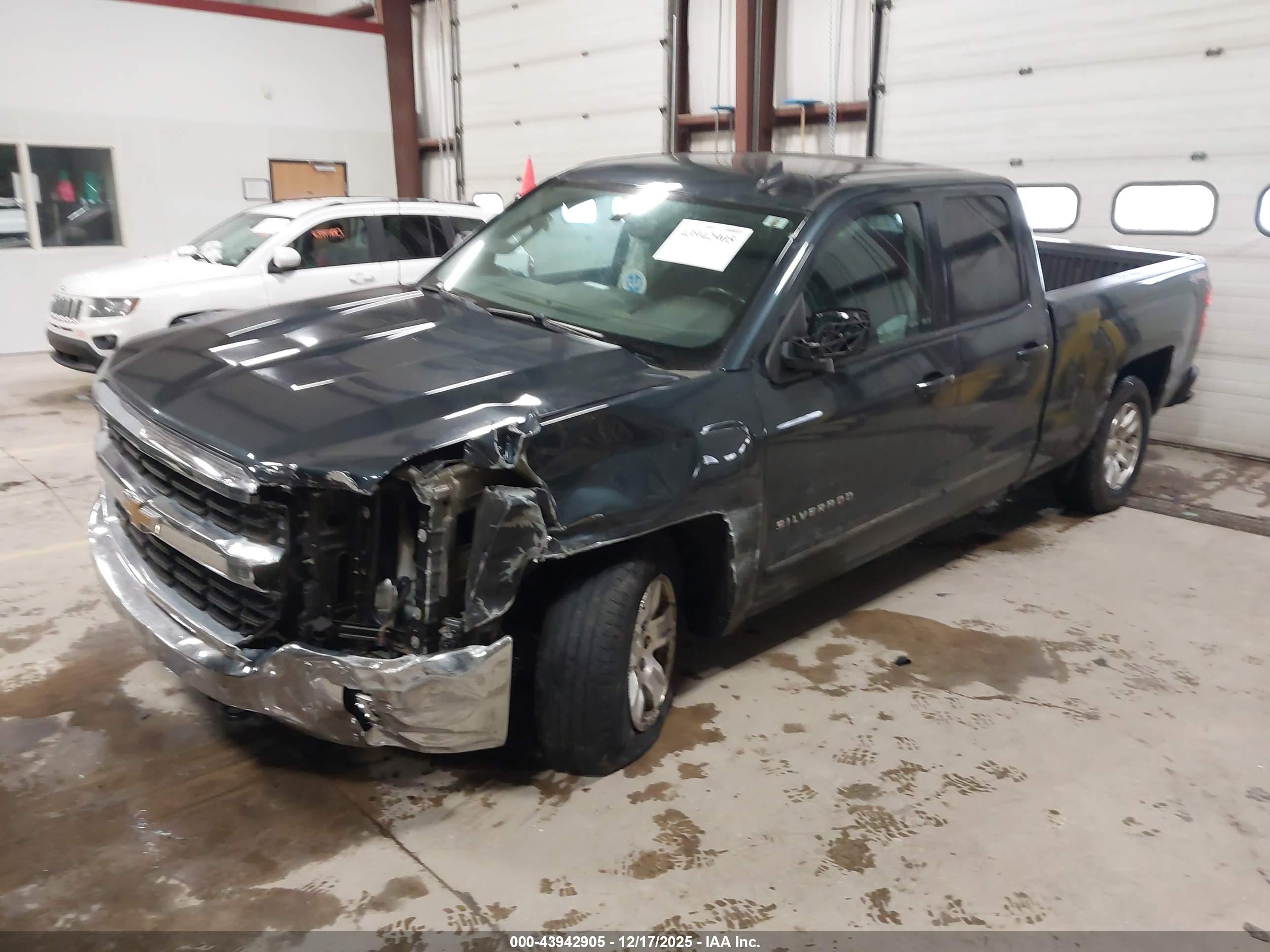 CHEVROLET SILVERADO image 2