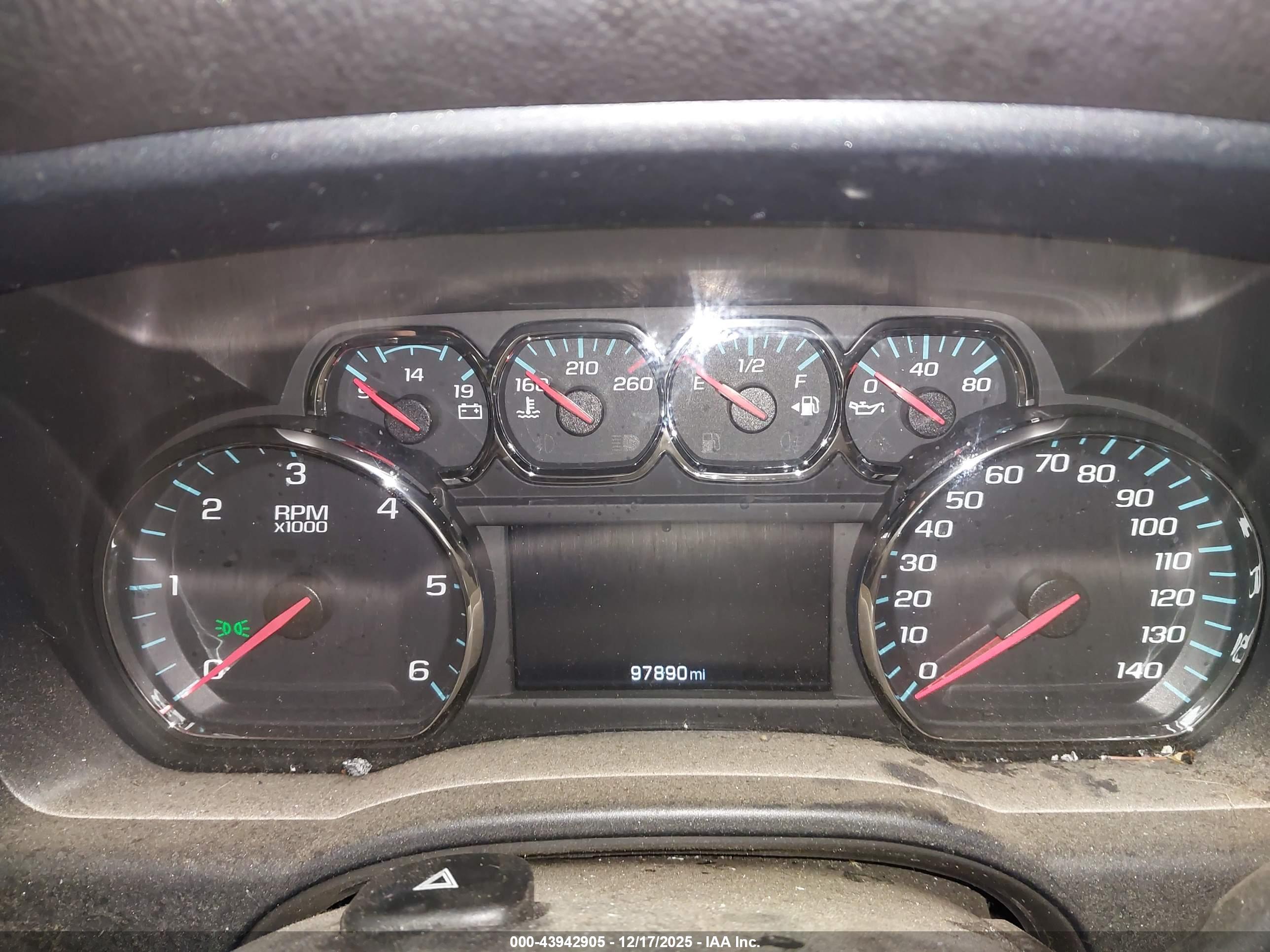 CHEVROLET SILVERADO image 7