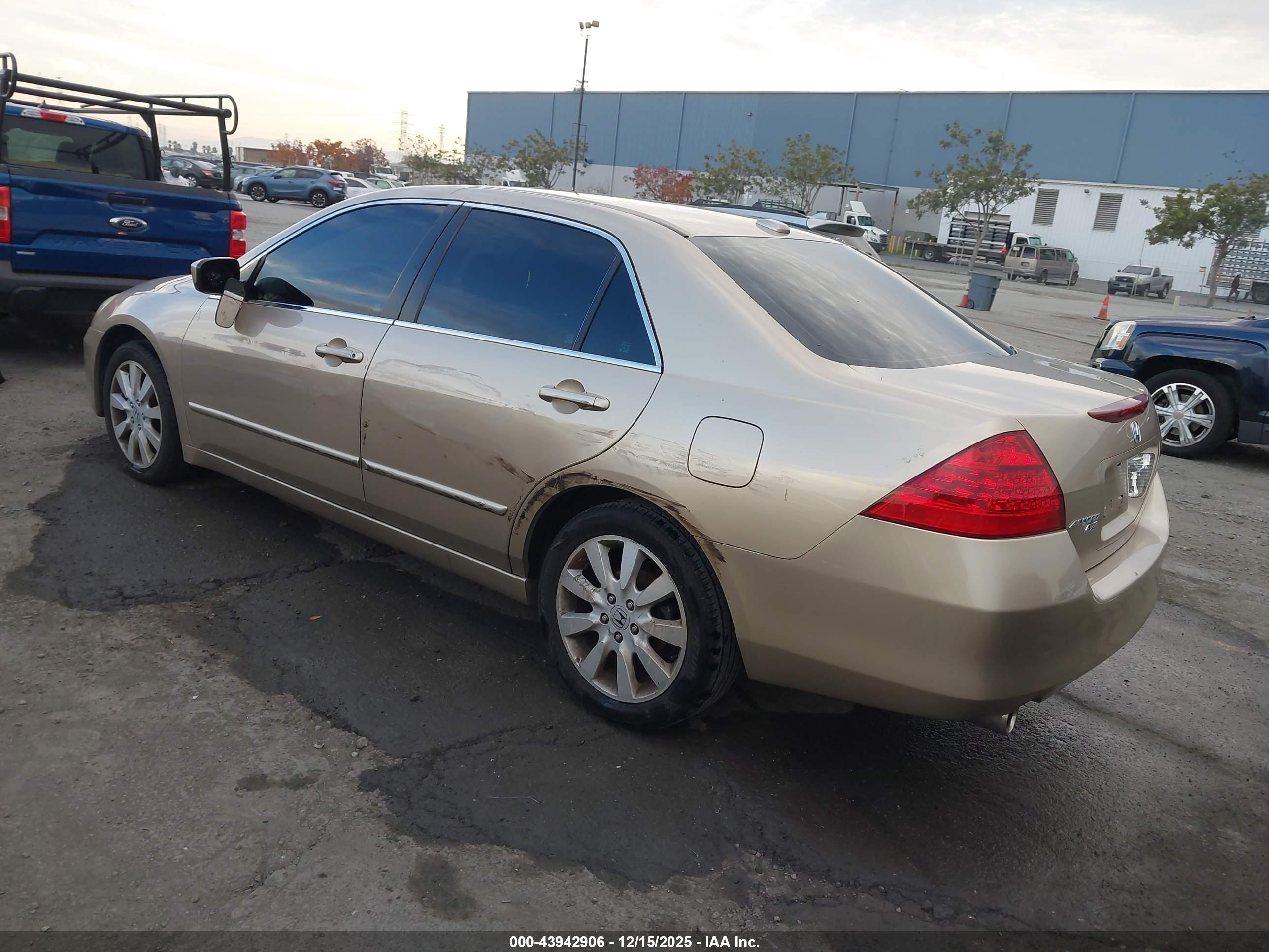 HONDA ACCORD image 3
