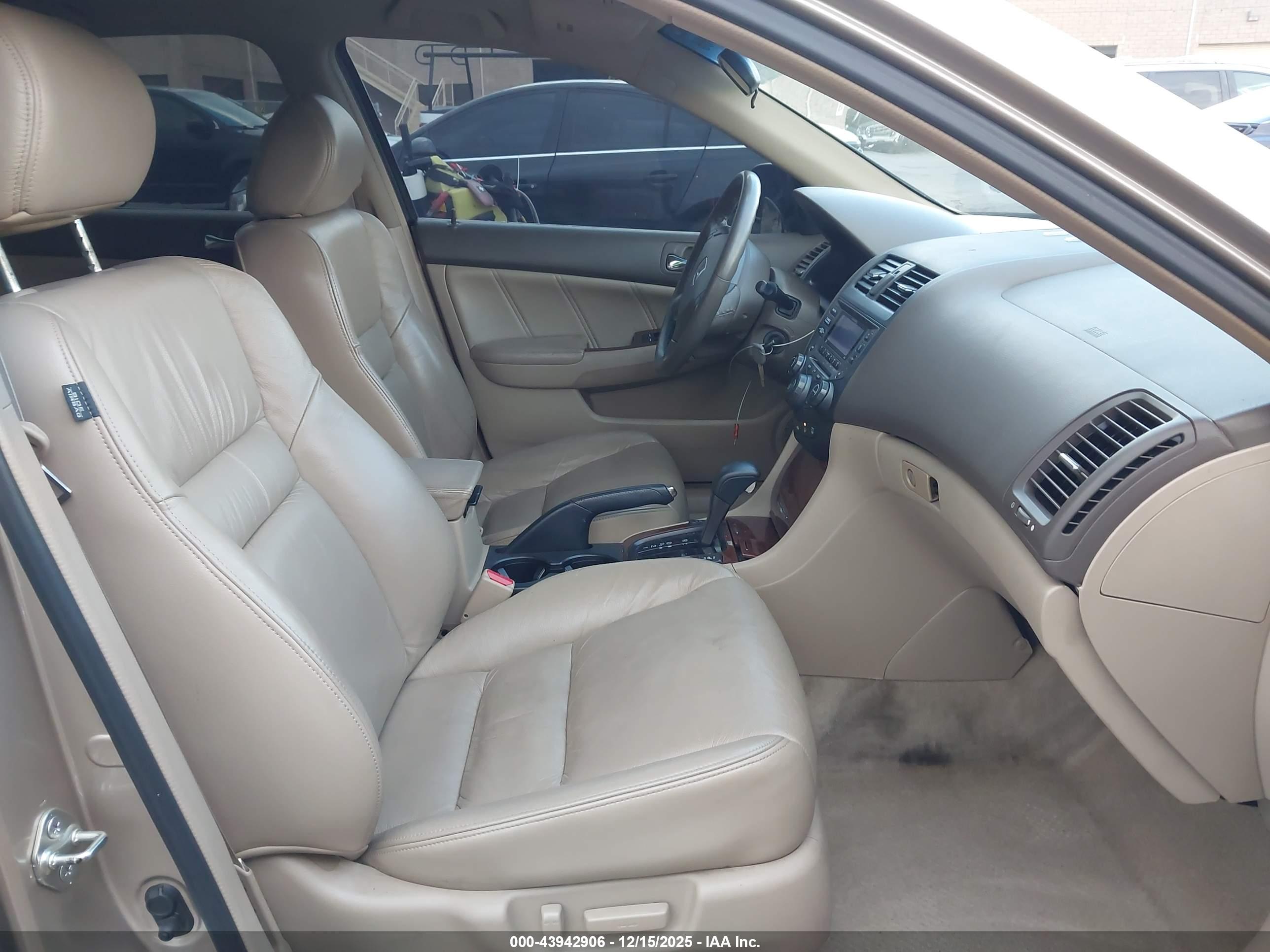 HONDA ACCORD image 5