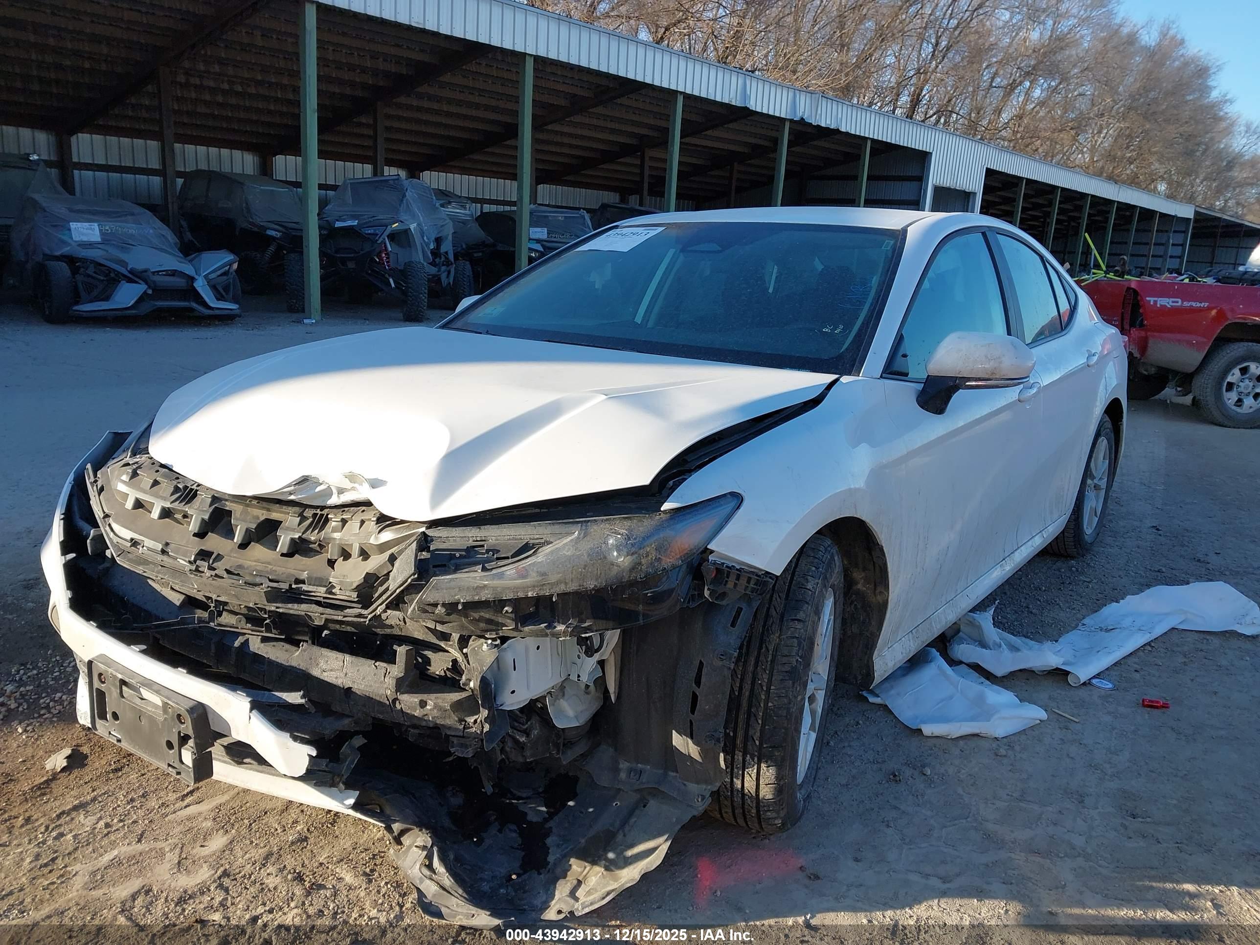 TOYOTA CAMRY image 2