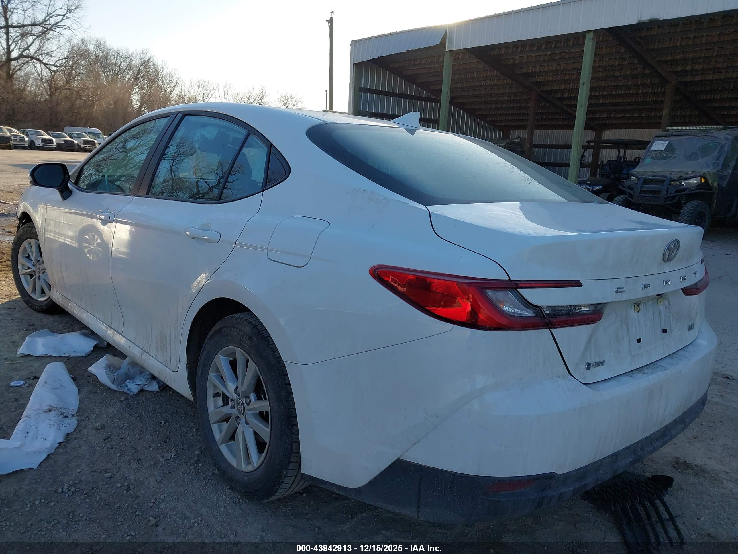 TOYOTA CAMRY image 3