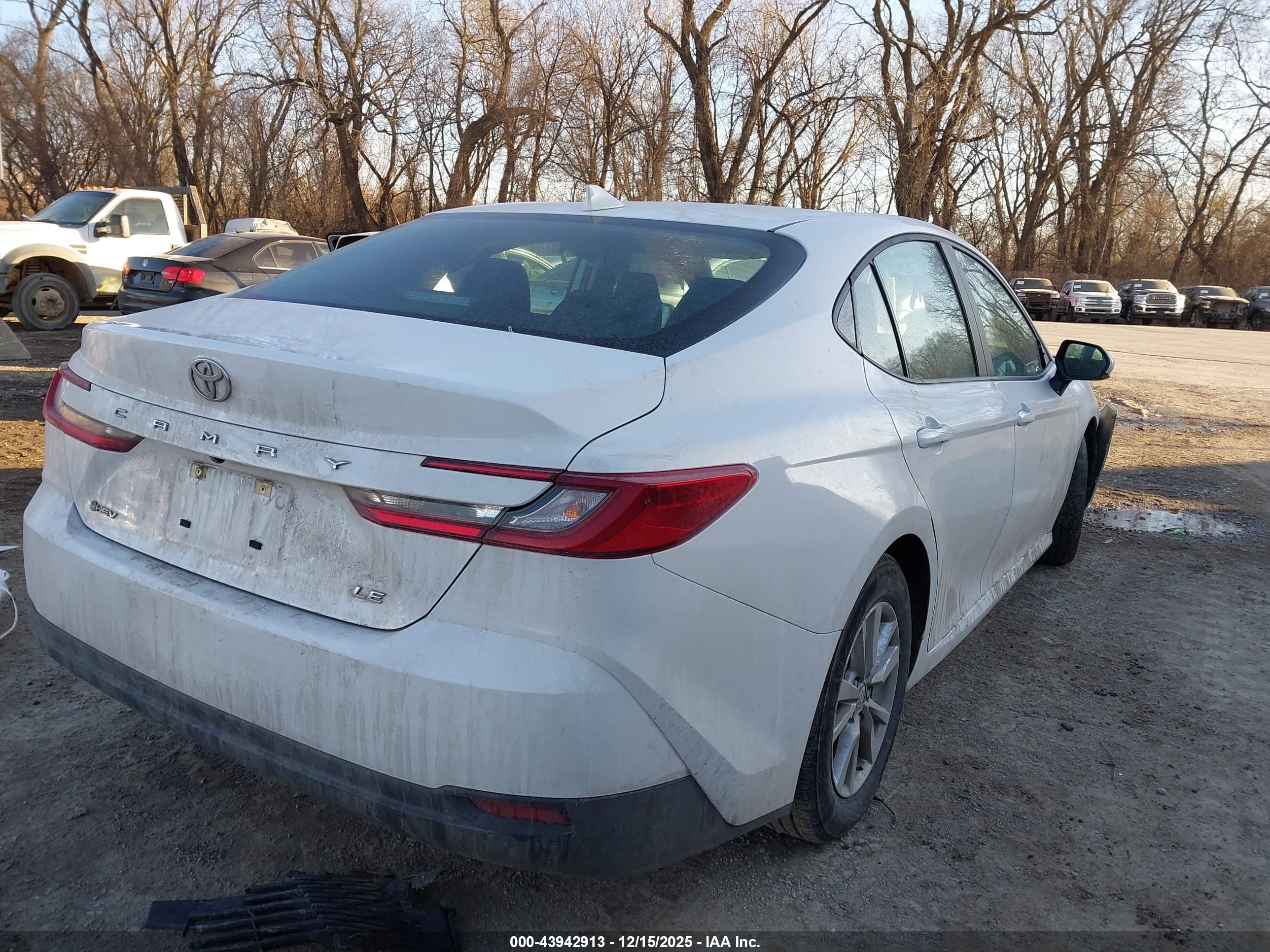 TOYOTA CAMRY image 4