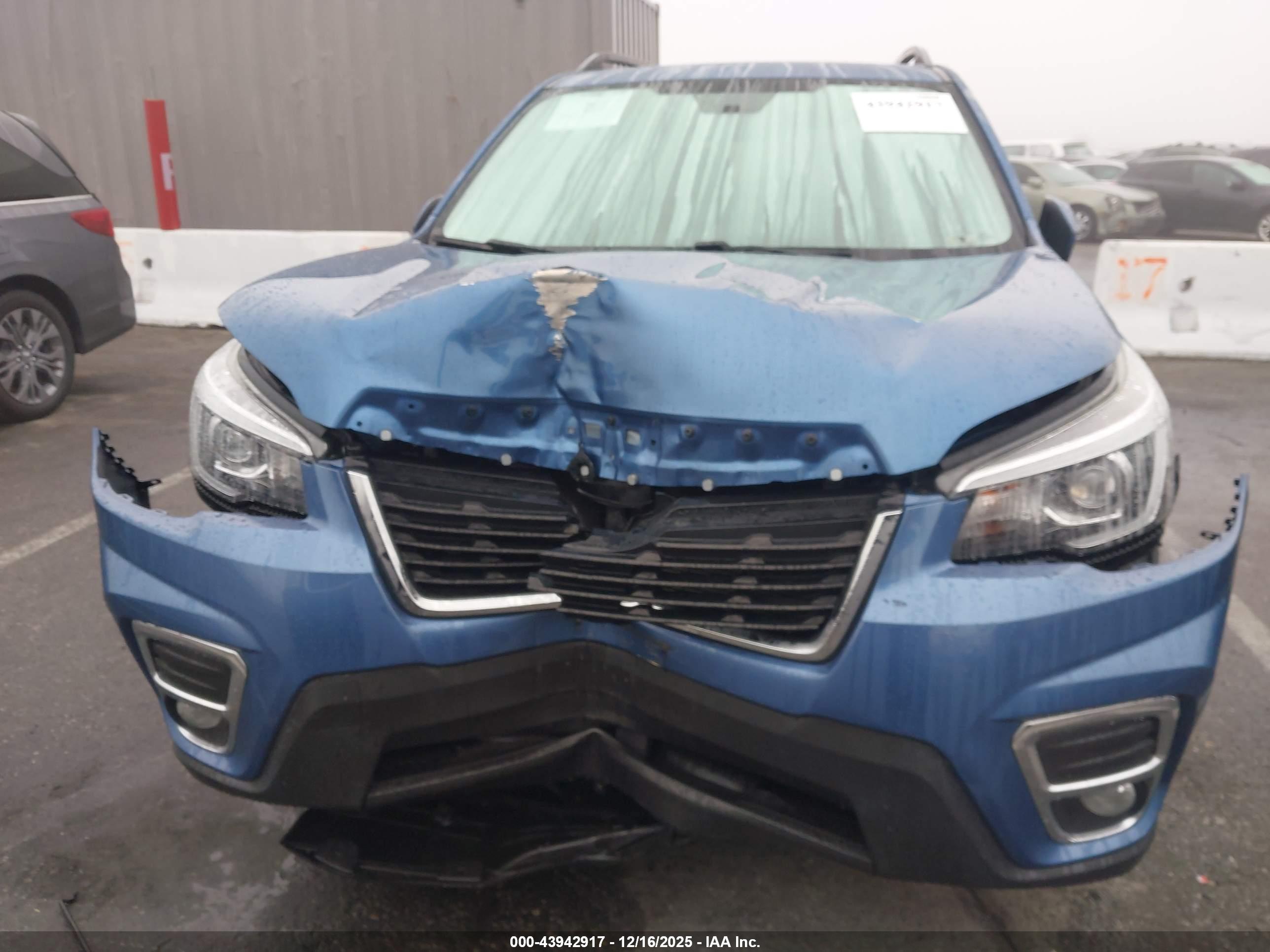 SUBARU FORESTER image 6