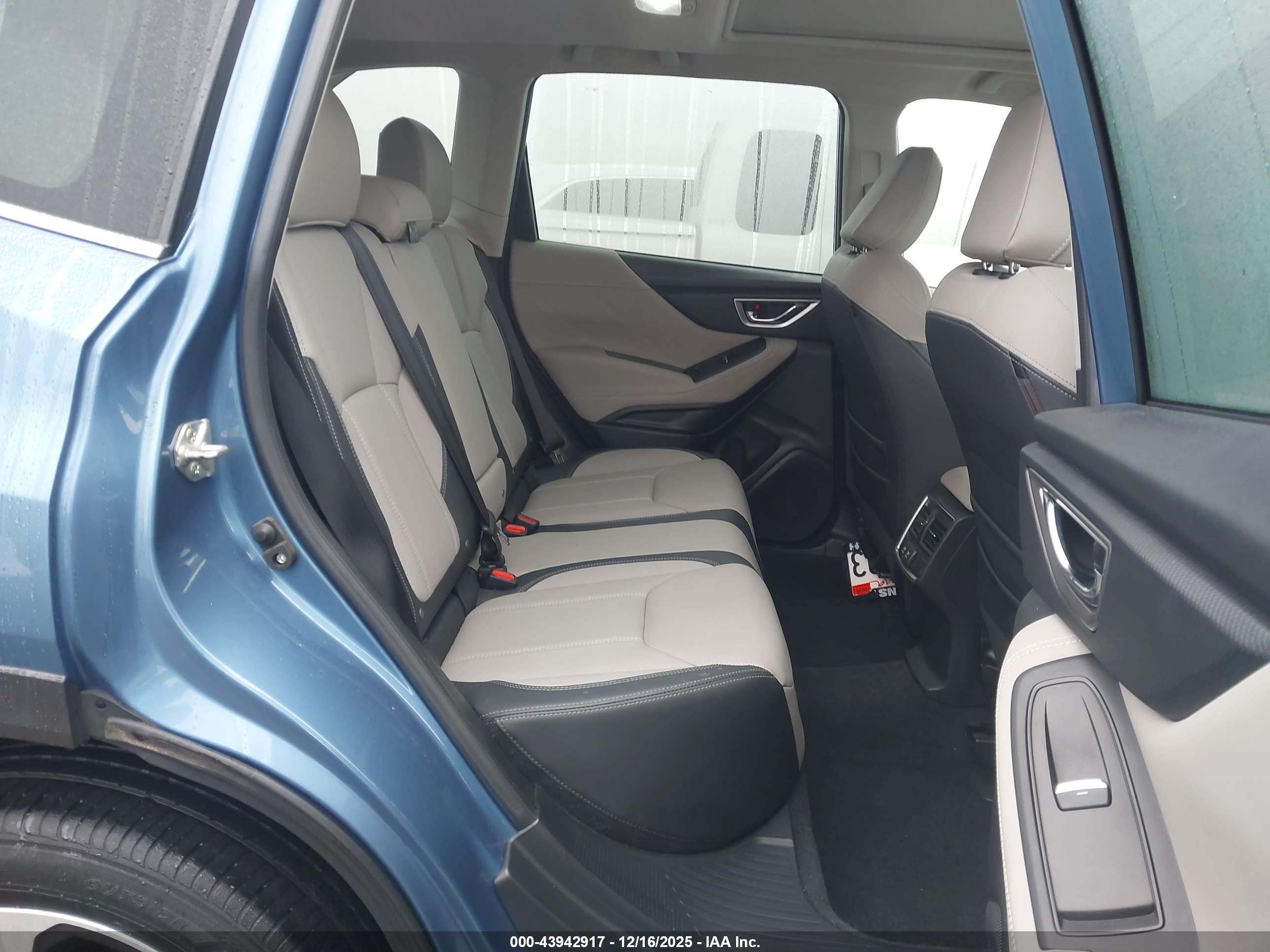 SUBARU FORESTER image 8