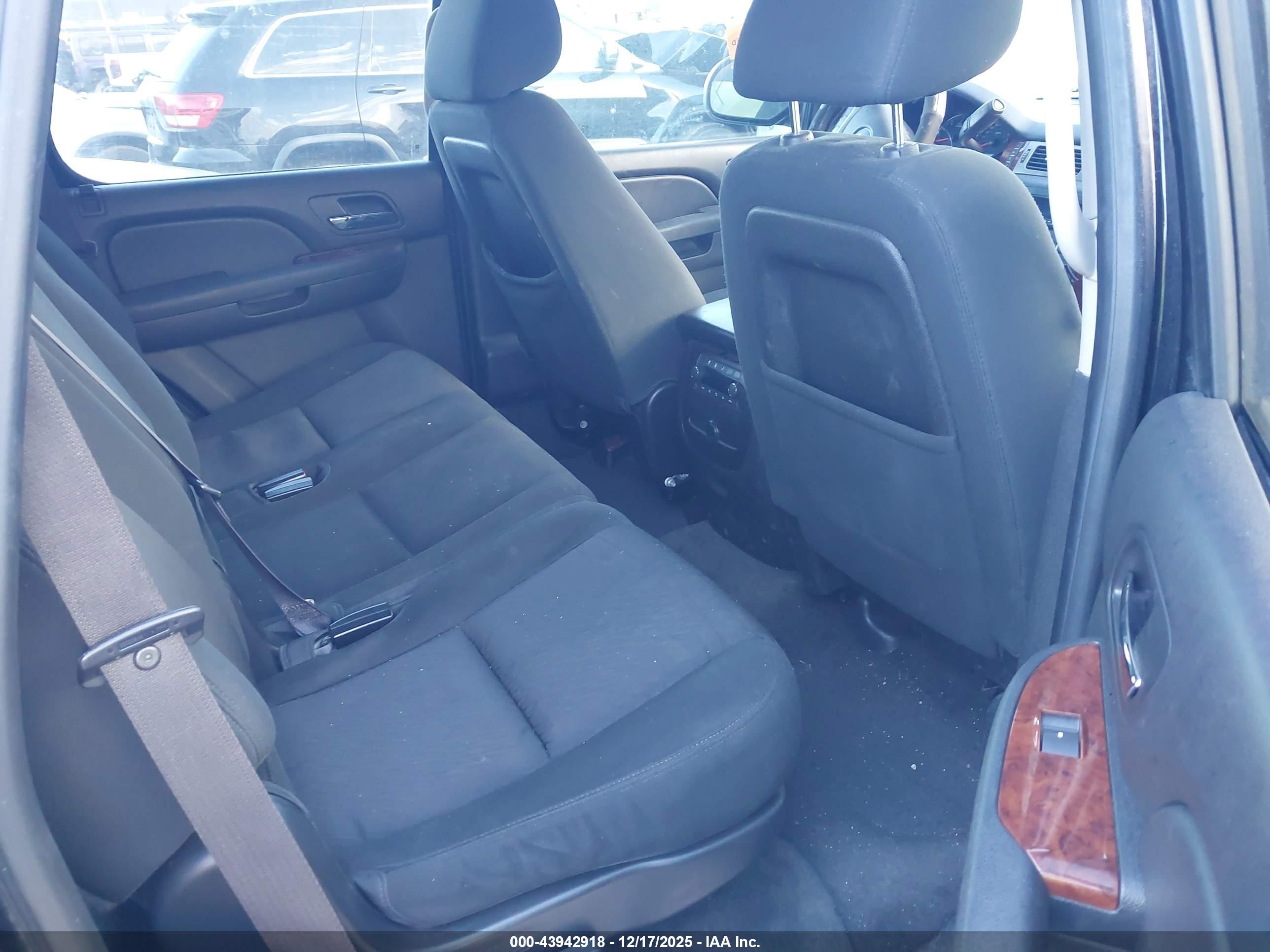 CHEVROLET TAHOE image 8