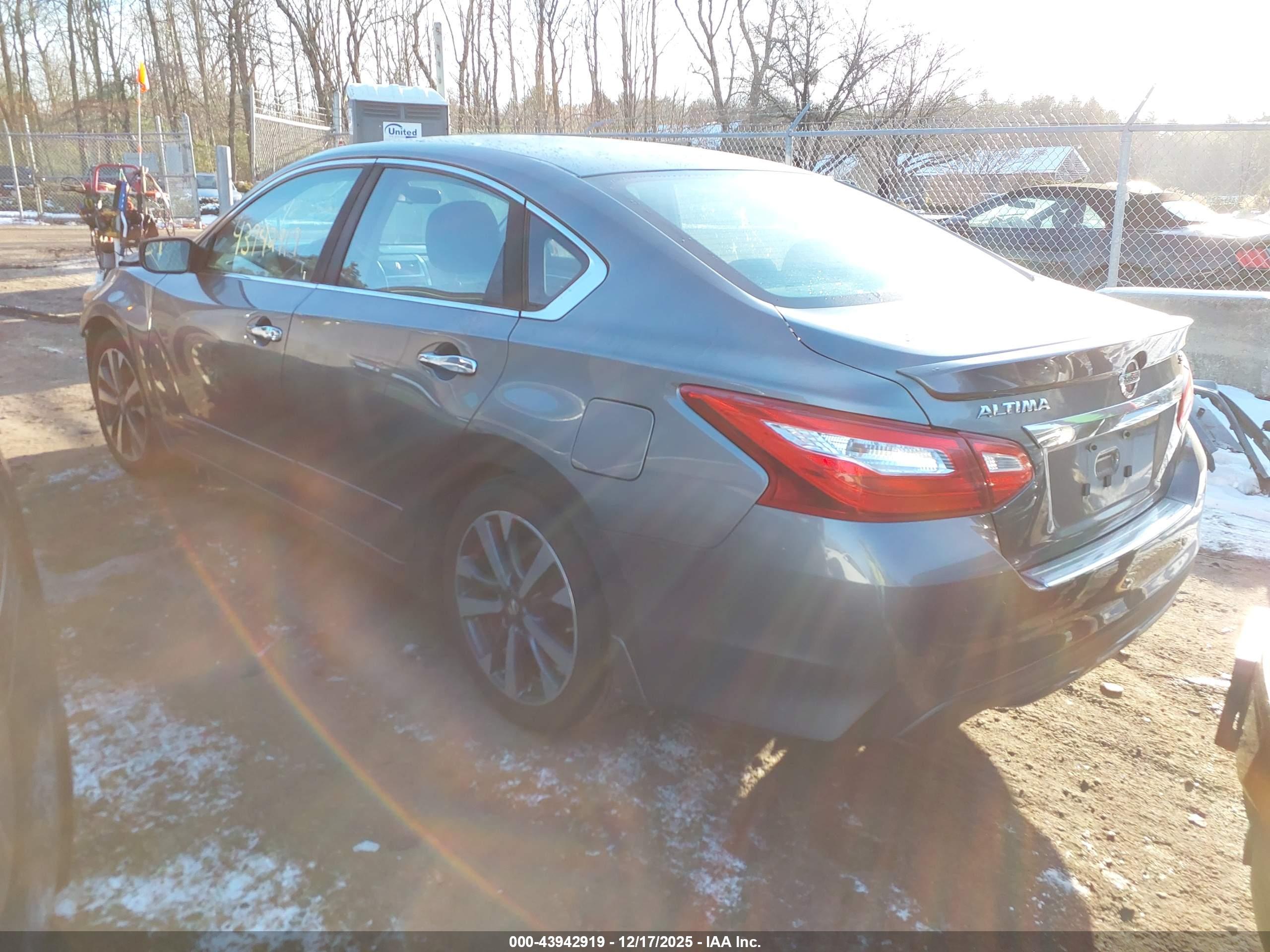 NISSAN ALTIMA image 3