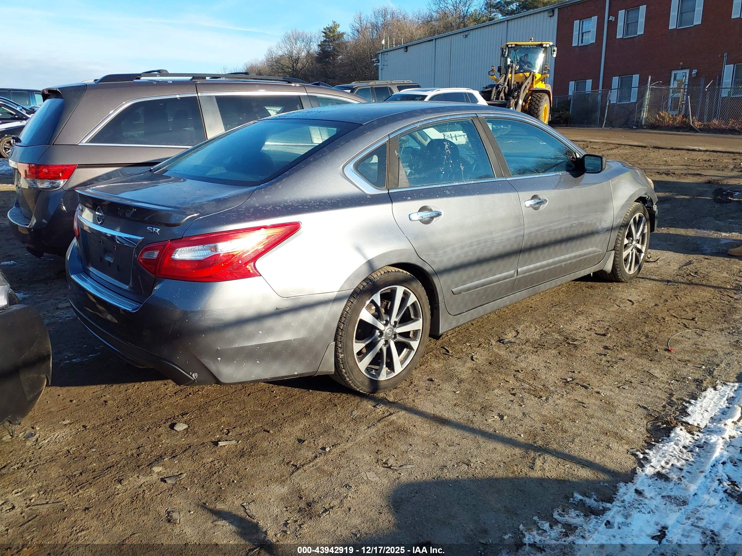 NISSAN ALTIMA image 4