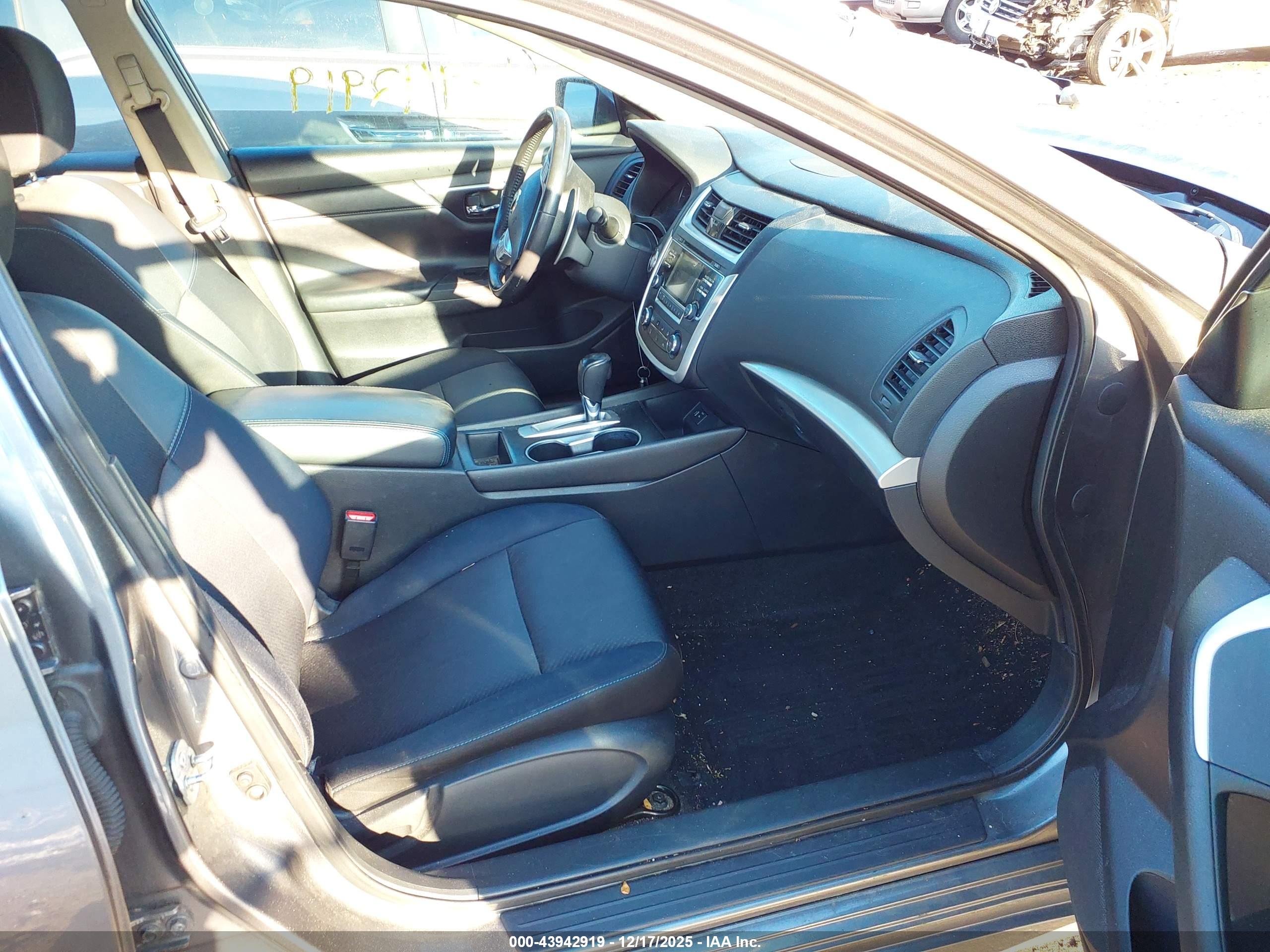 NISSAN ALTIMA image 5