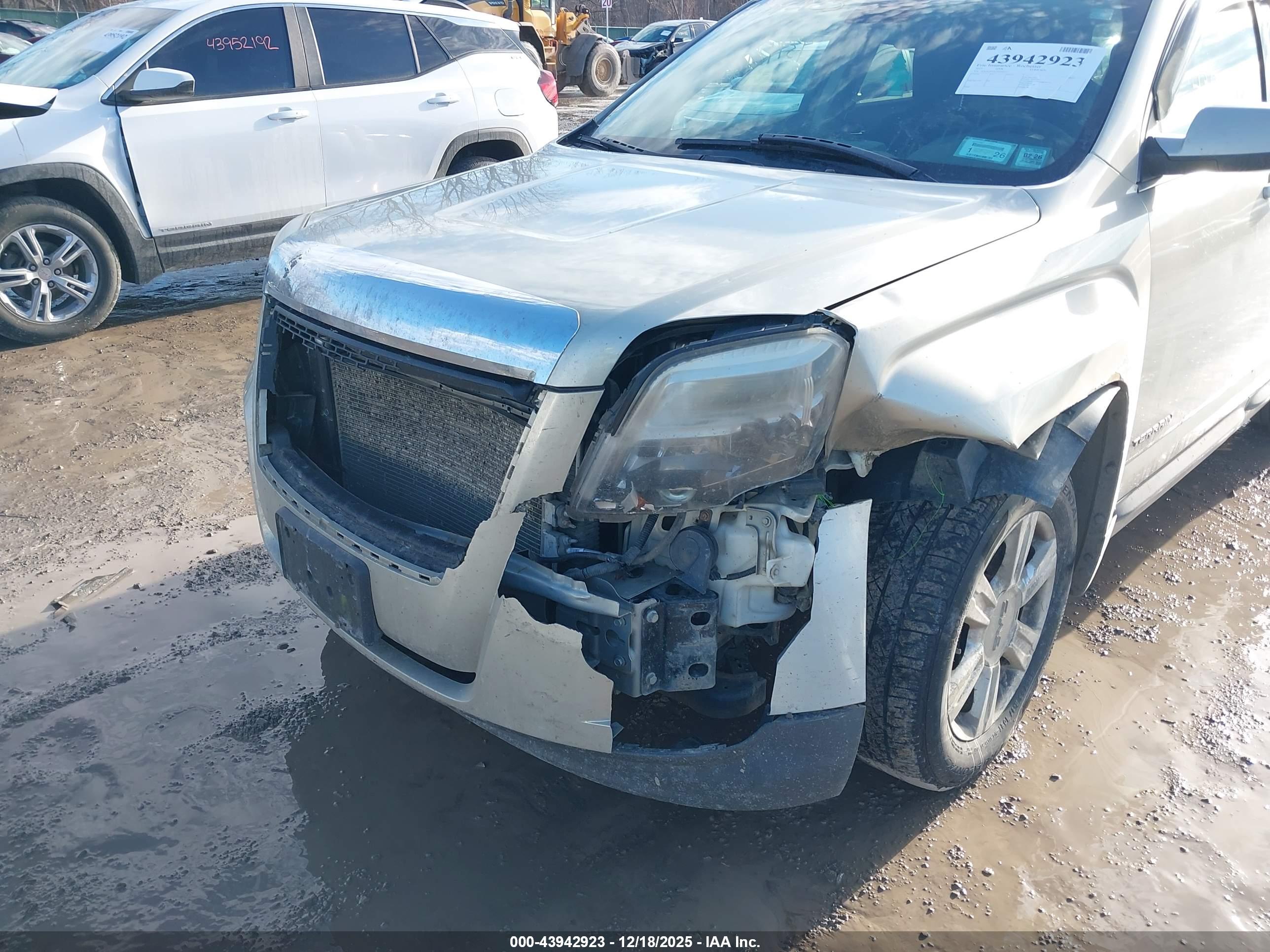 GMC TERRAIN image 6