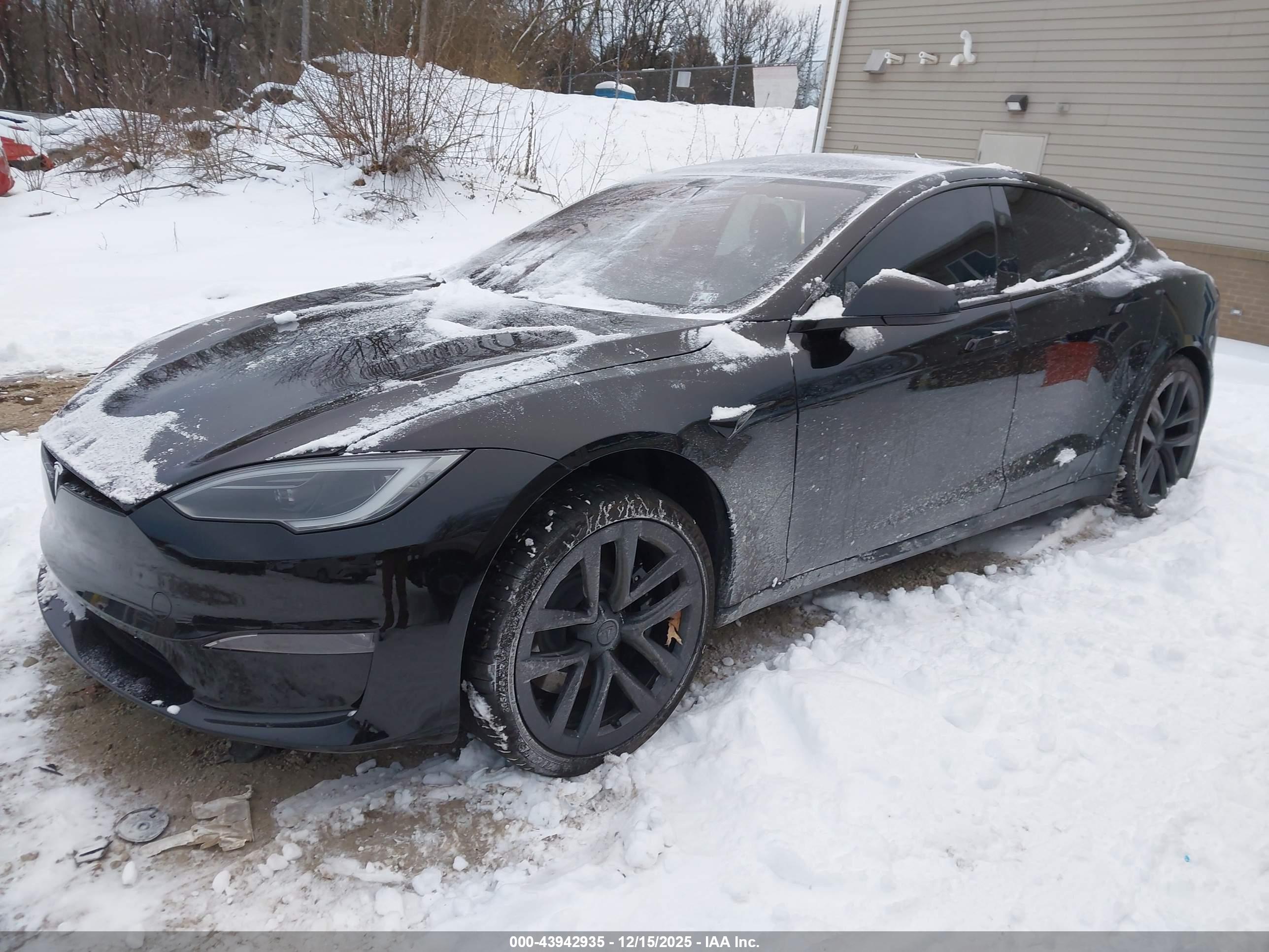 TESLA MODEL image 2