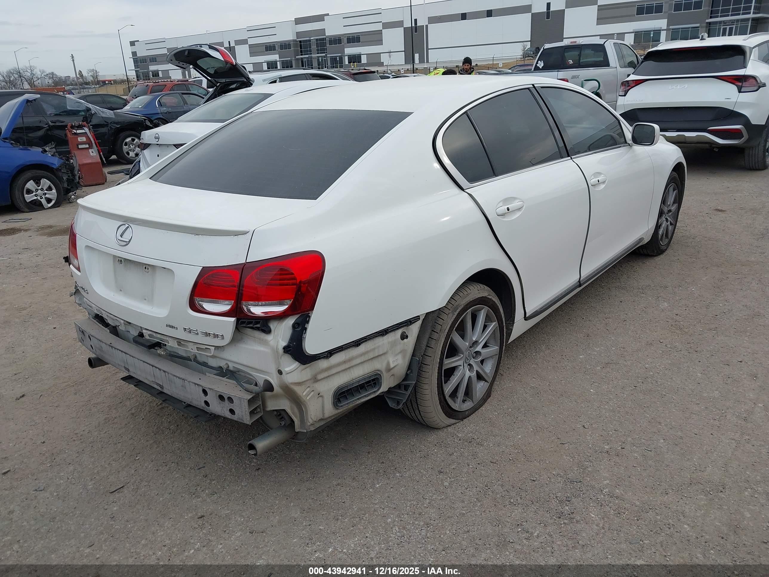 LEXUS GS image 4