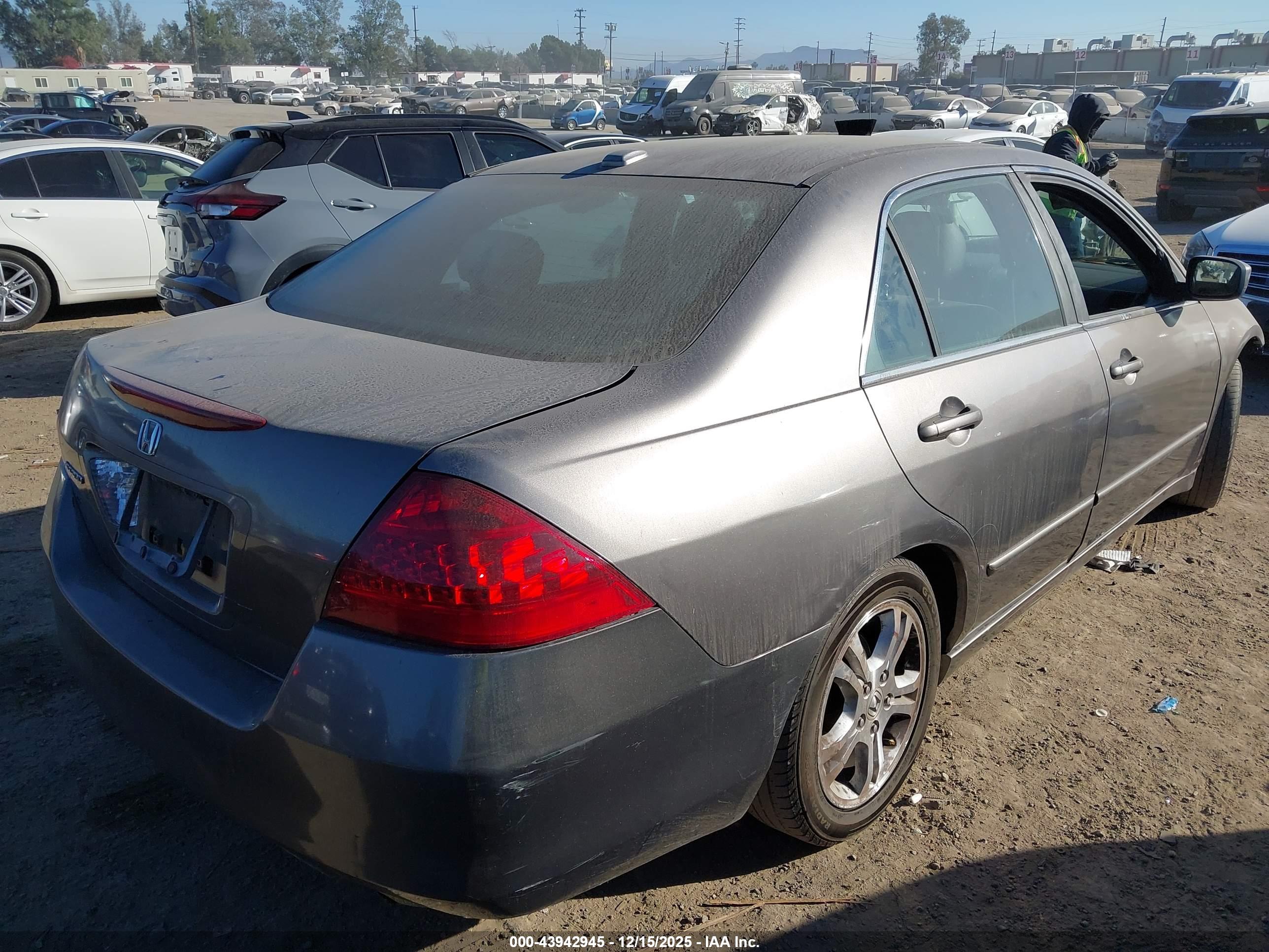 HONDA ACCORD image 4