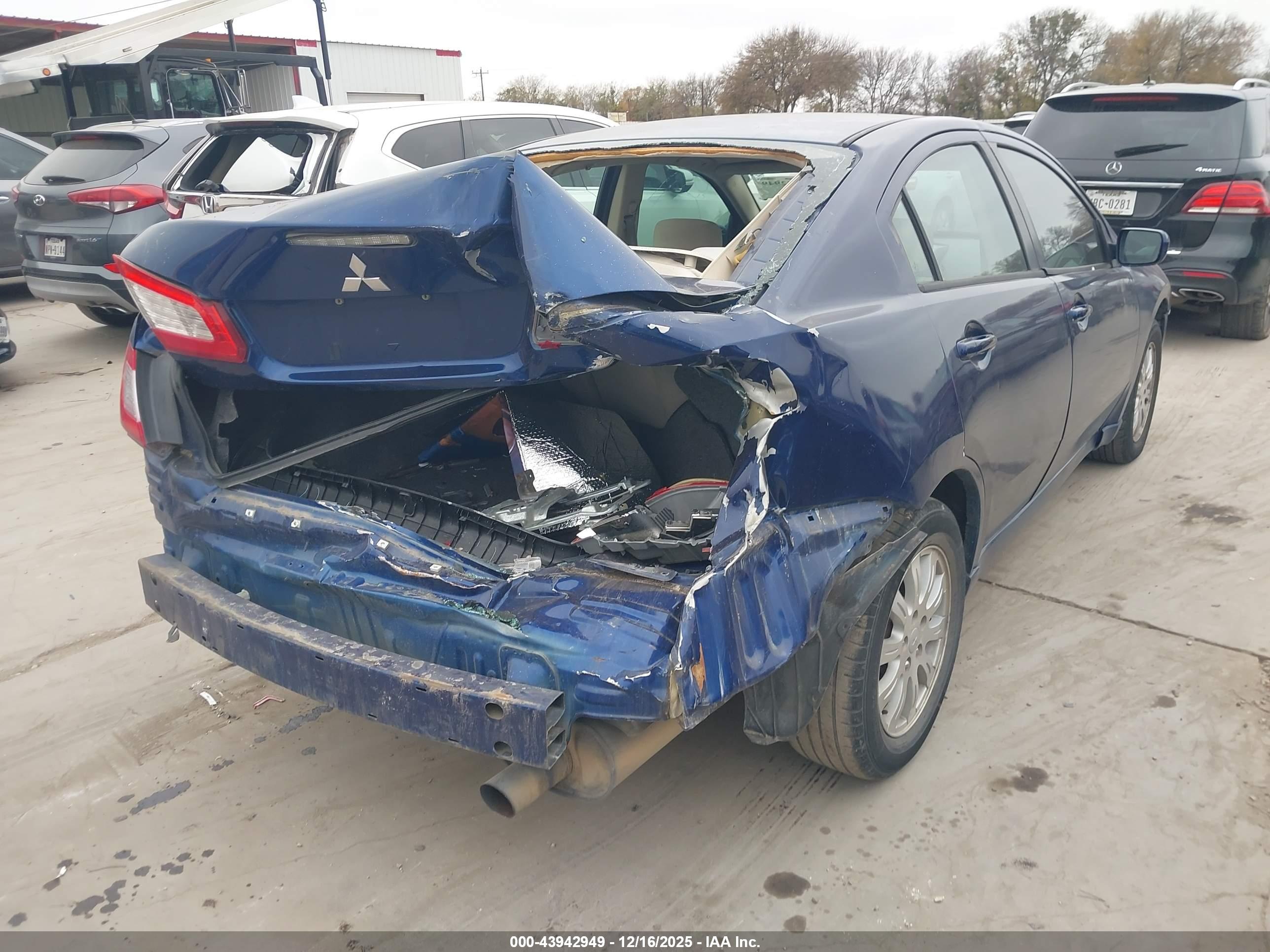 MITSUBISHI GALANT image 4