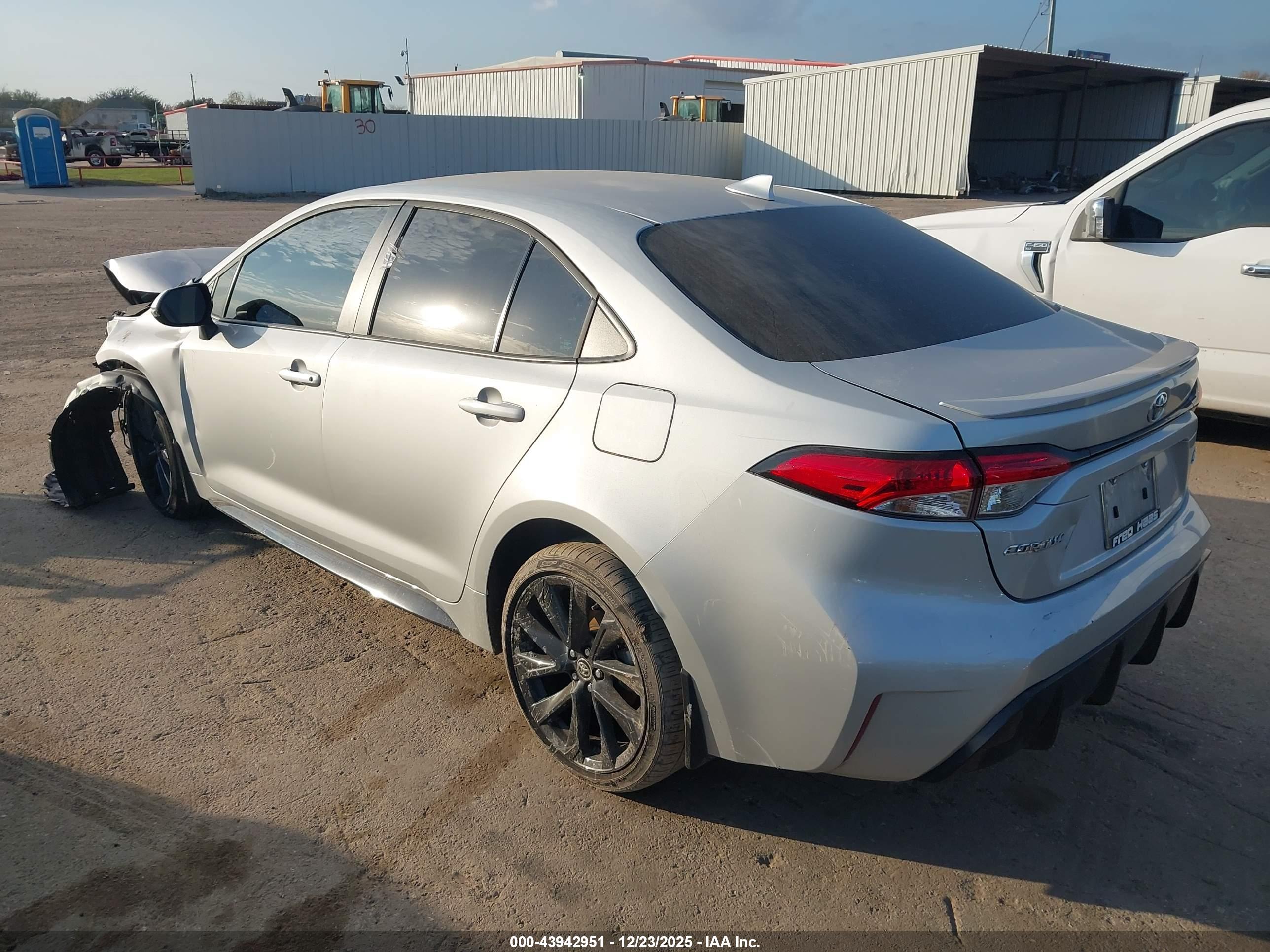TOYOTA COROLLA image 3
