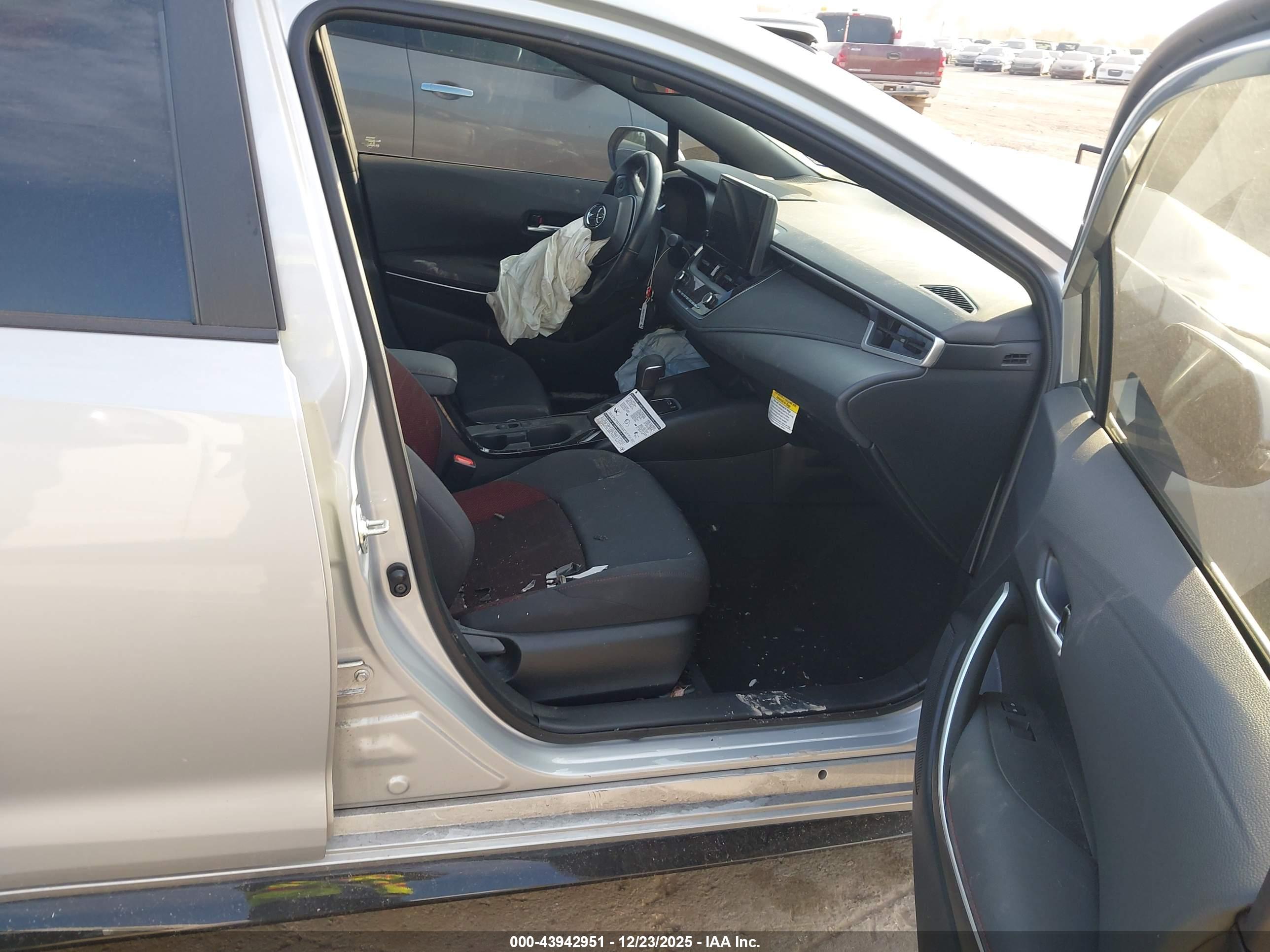 TOYOTA COROLLA image 5