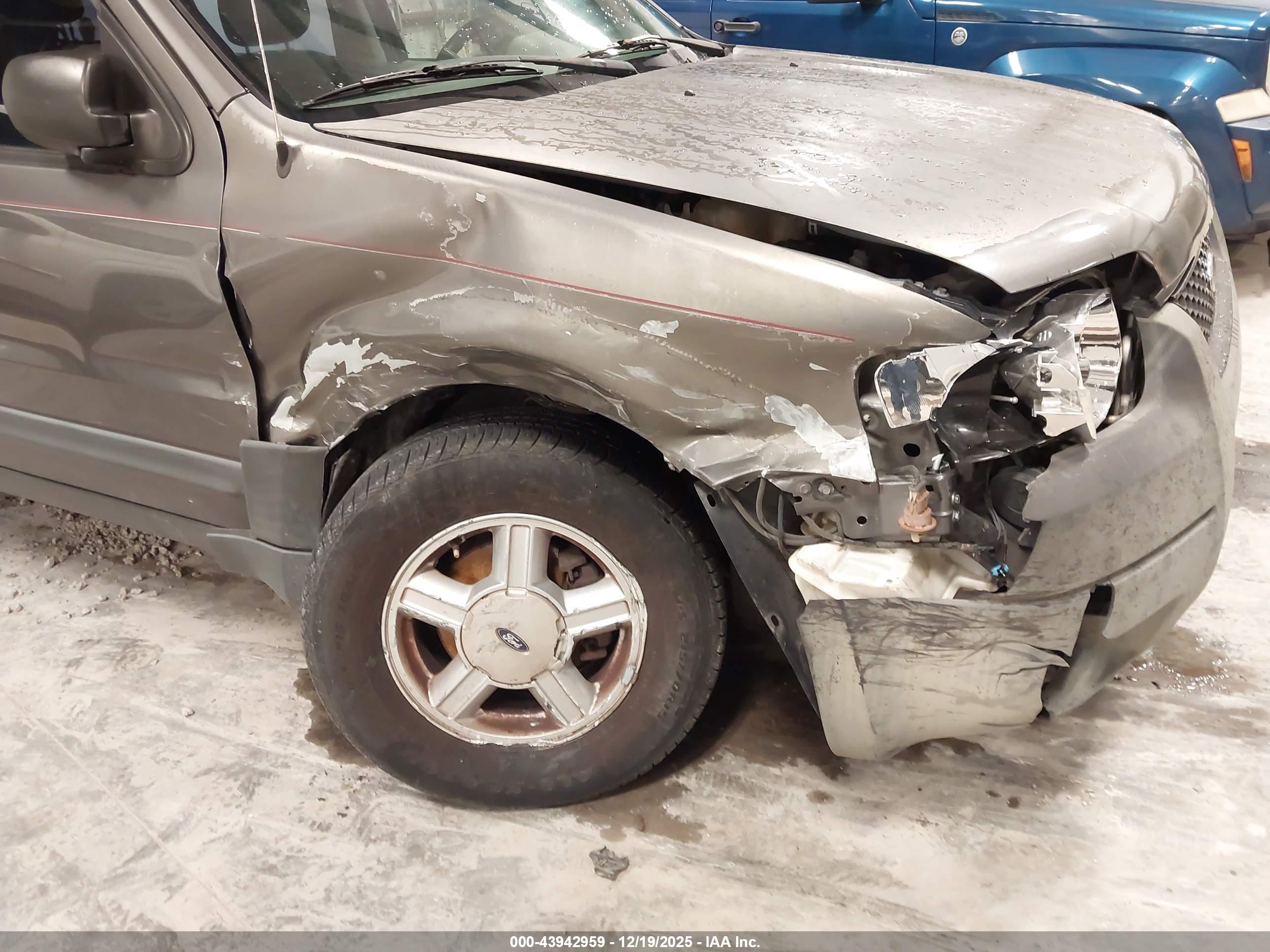 FORD ESCAPE image 6