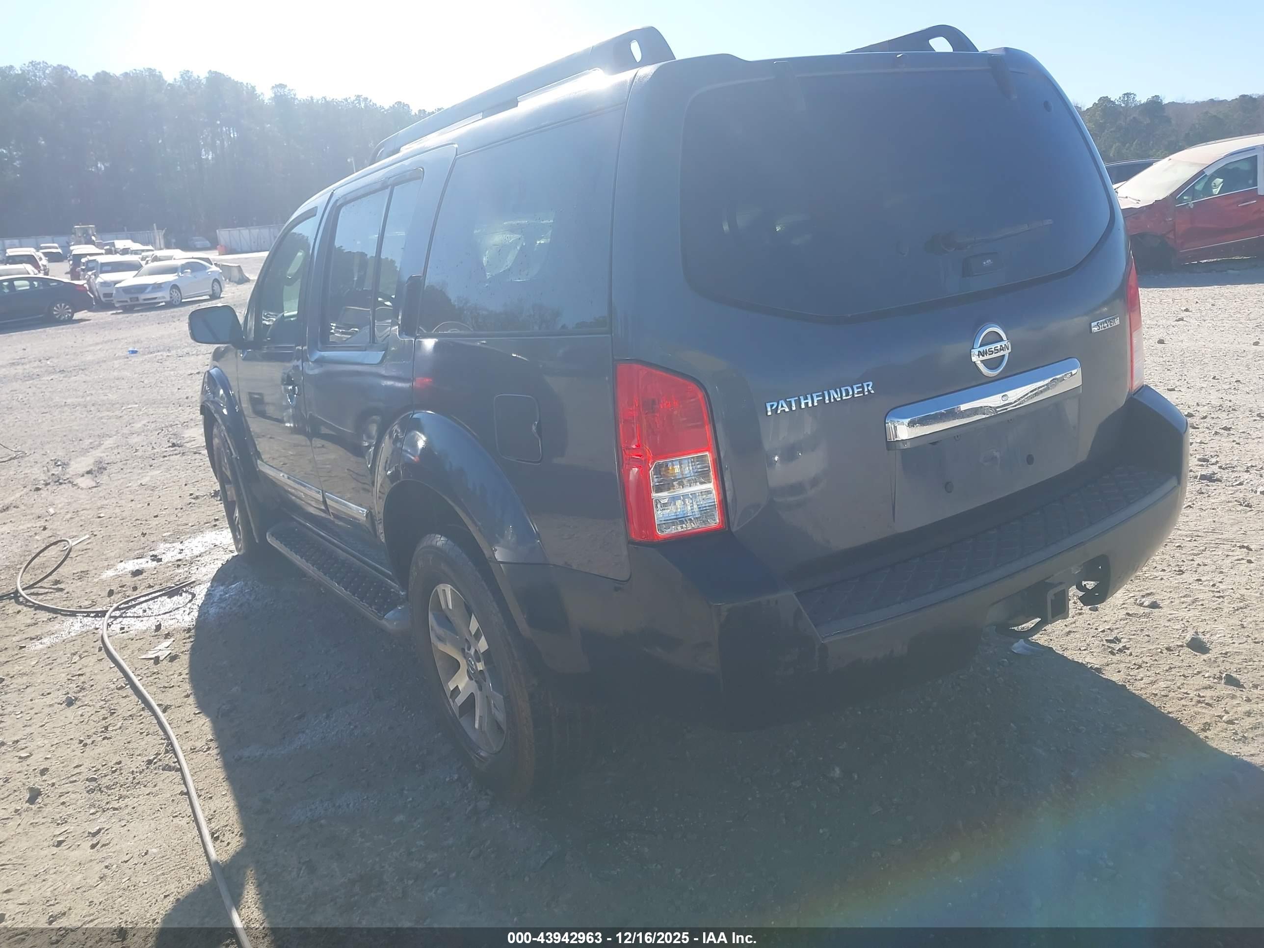 NISSAN PATHFINDER image 3