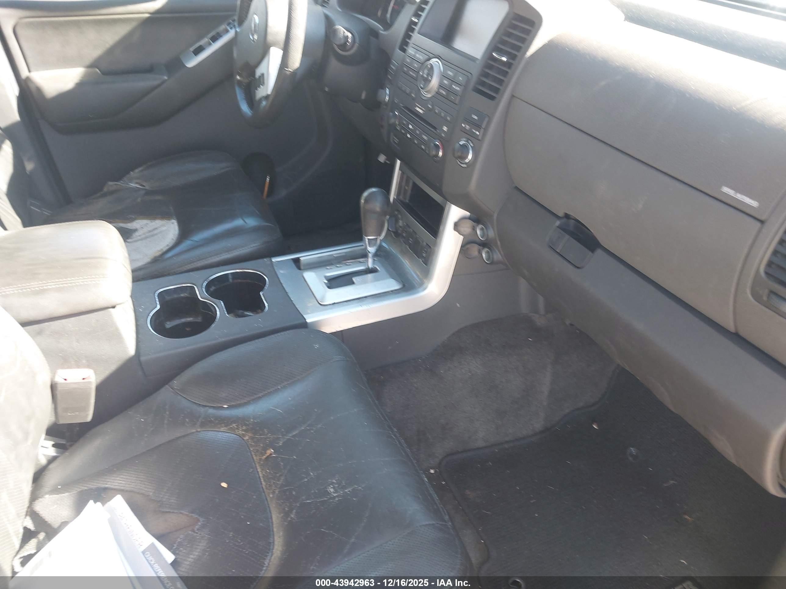 NISSAN PATHFINDER image 5