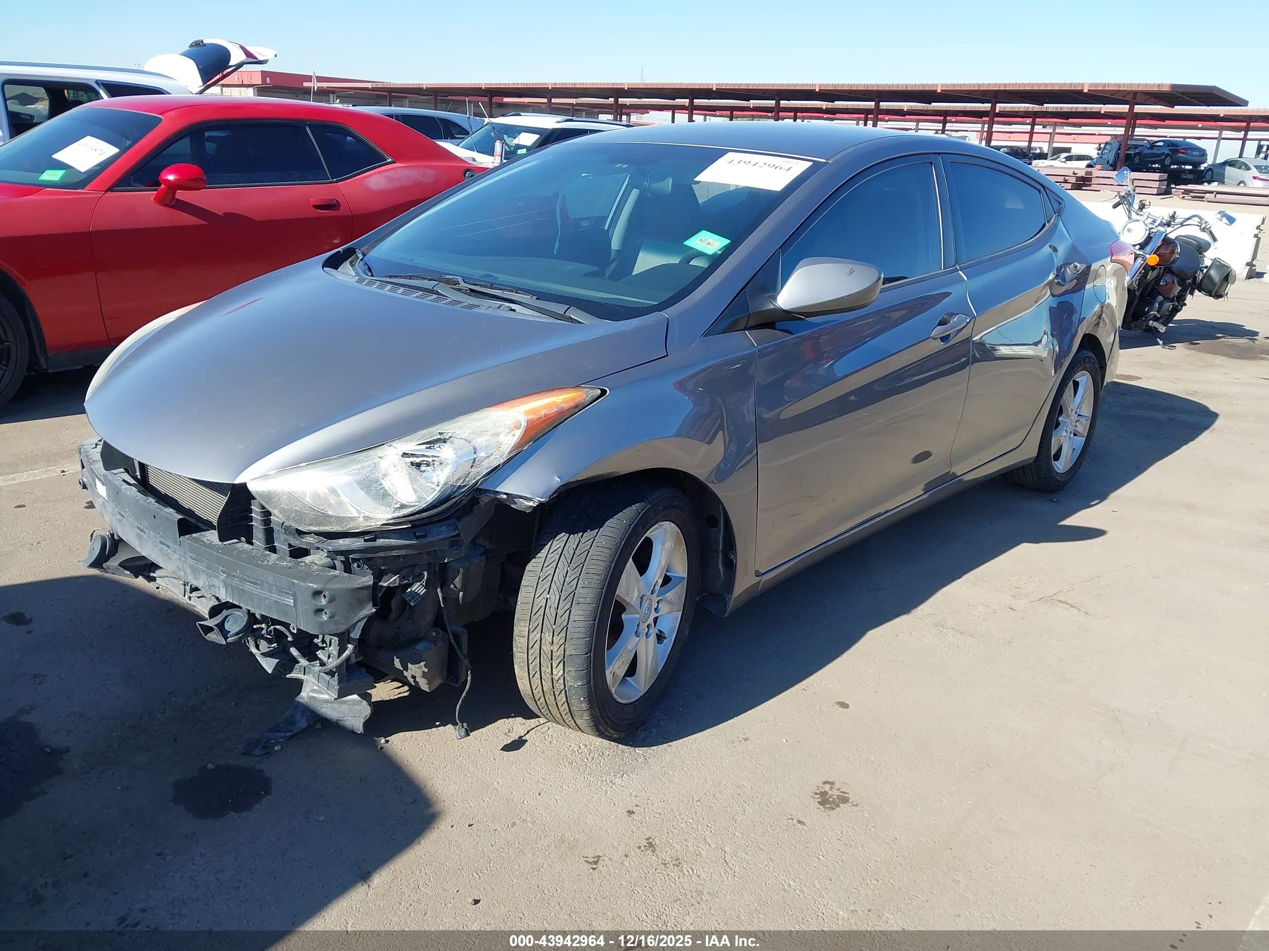 HYUNDAI ELANTRA image 2