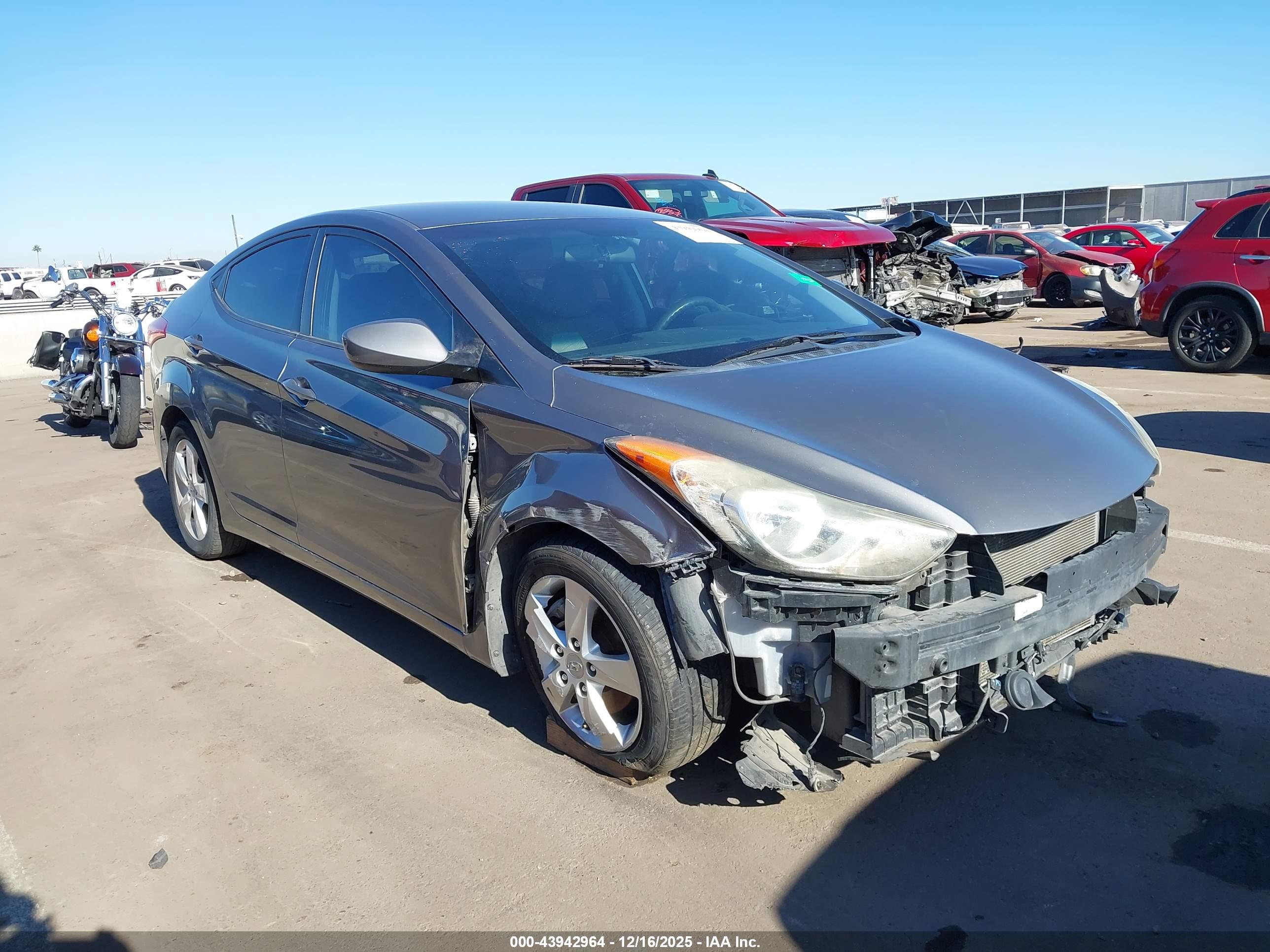 HYUNDAI ELANTRA image 6