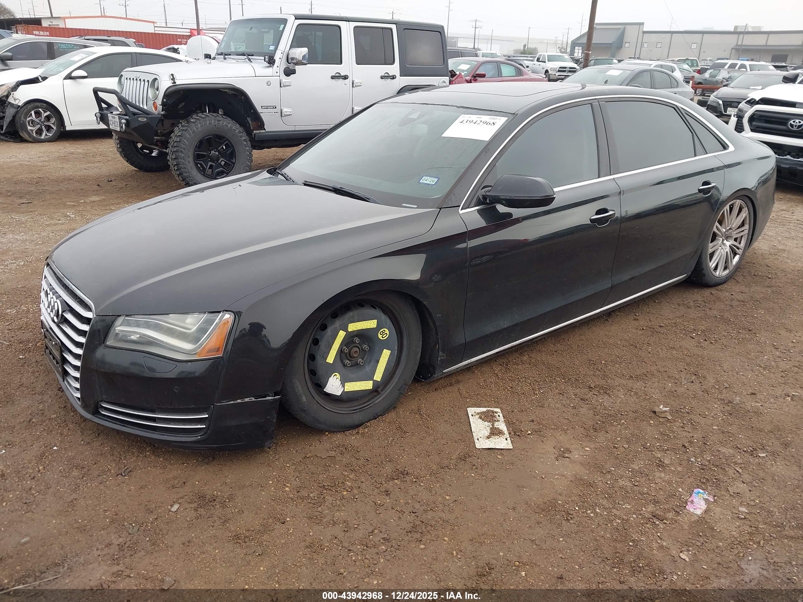 AUDI A8 image 2