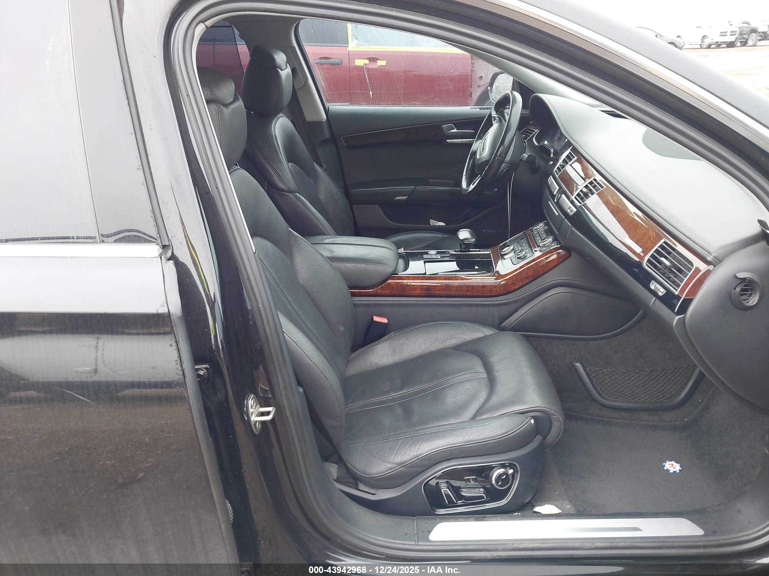 AUDI A8 image 5