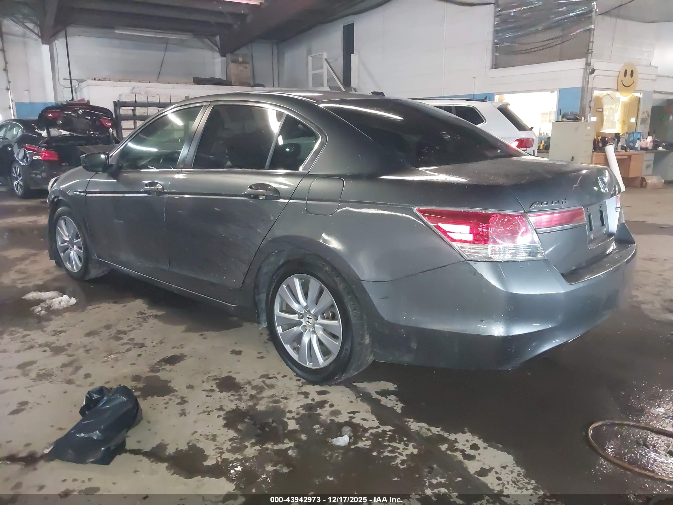 HONDA ACCORD image 3