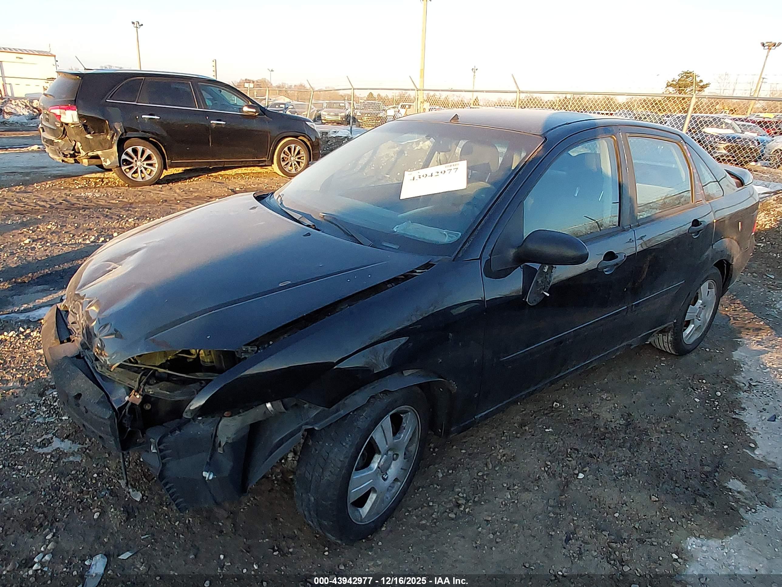 FORD FOCUS image 2