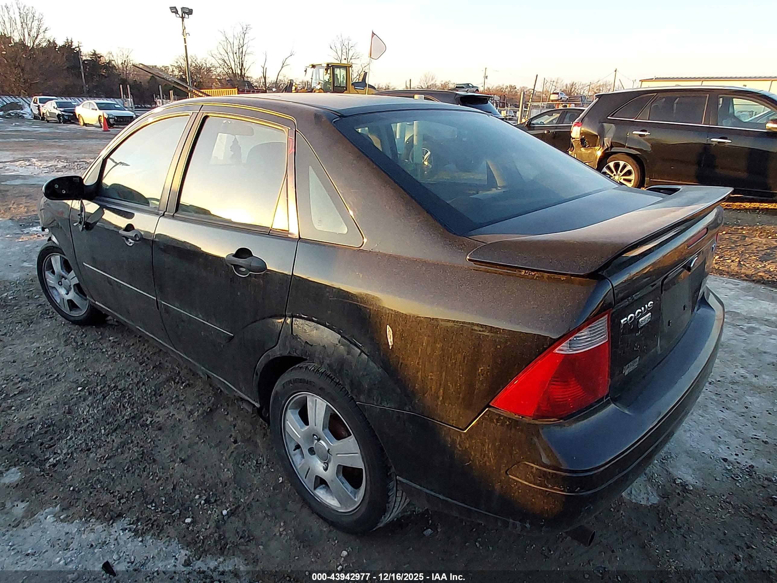 FORD FOCUS image 3