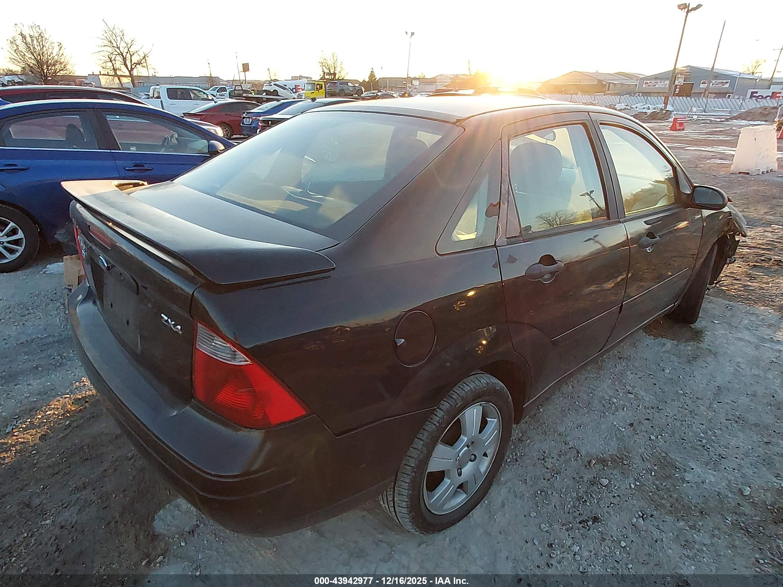 FORD FOCUS image 4