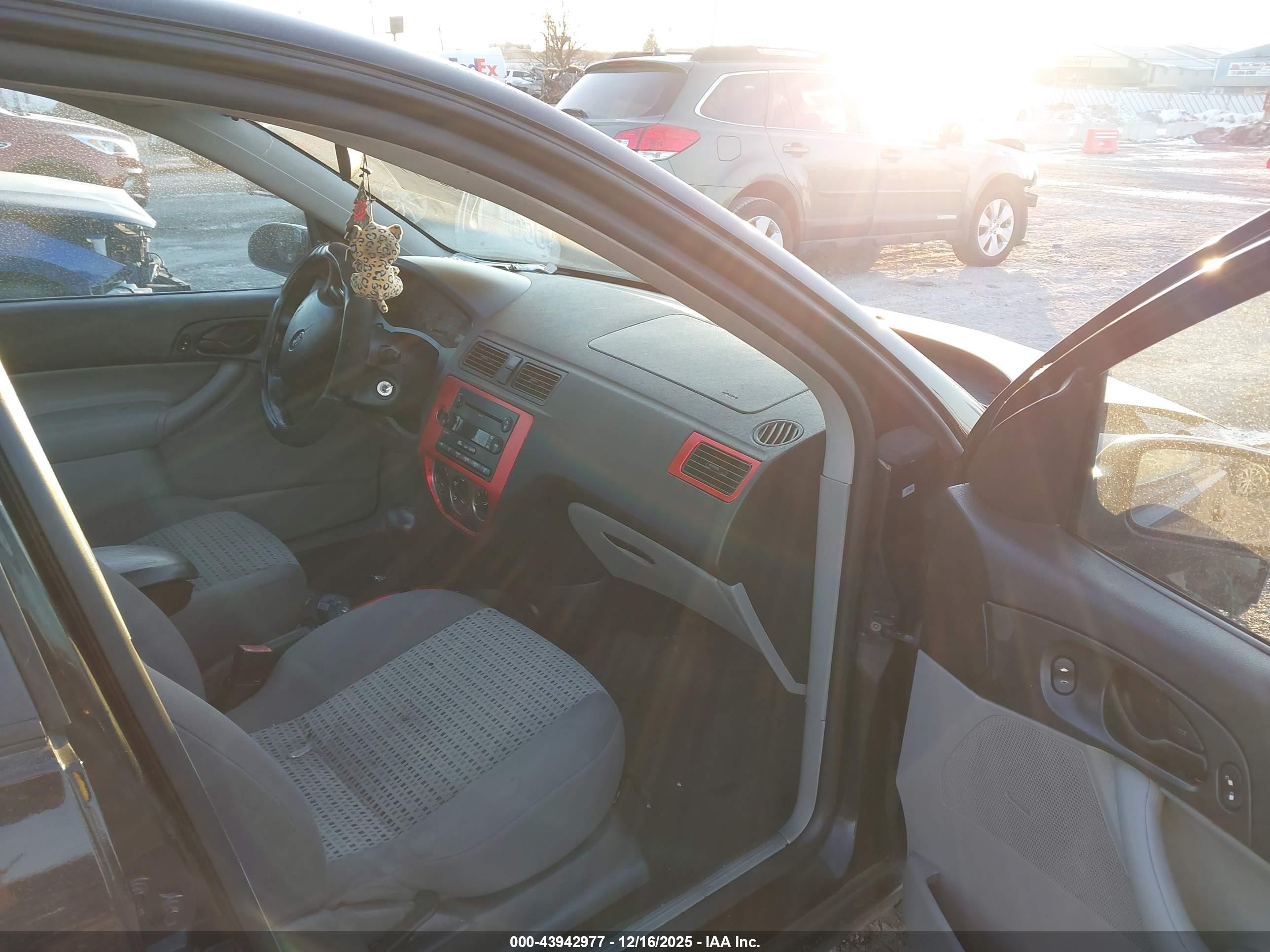 FORD FOCUS image 5
