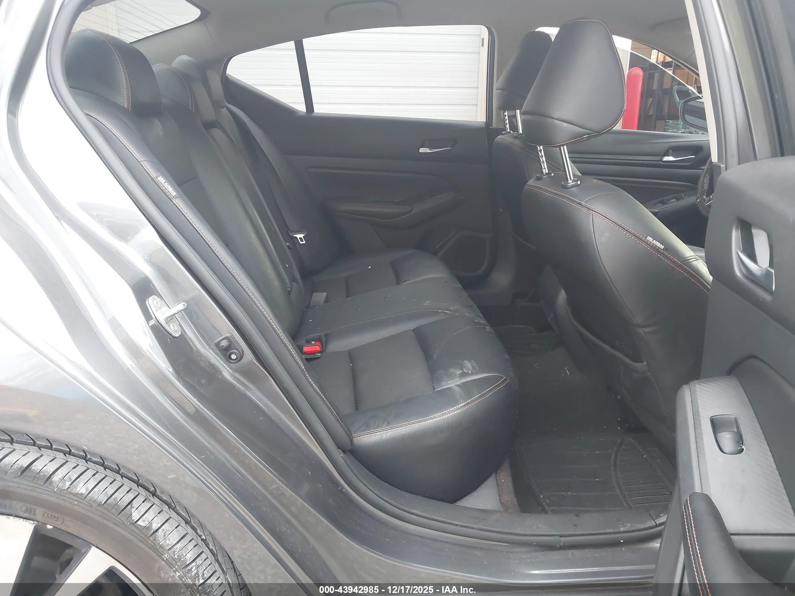 NISSAN ALTIMA image 8
