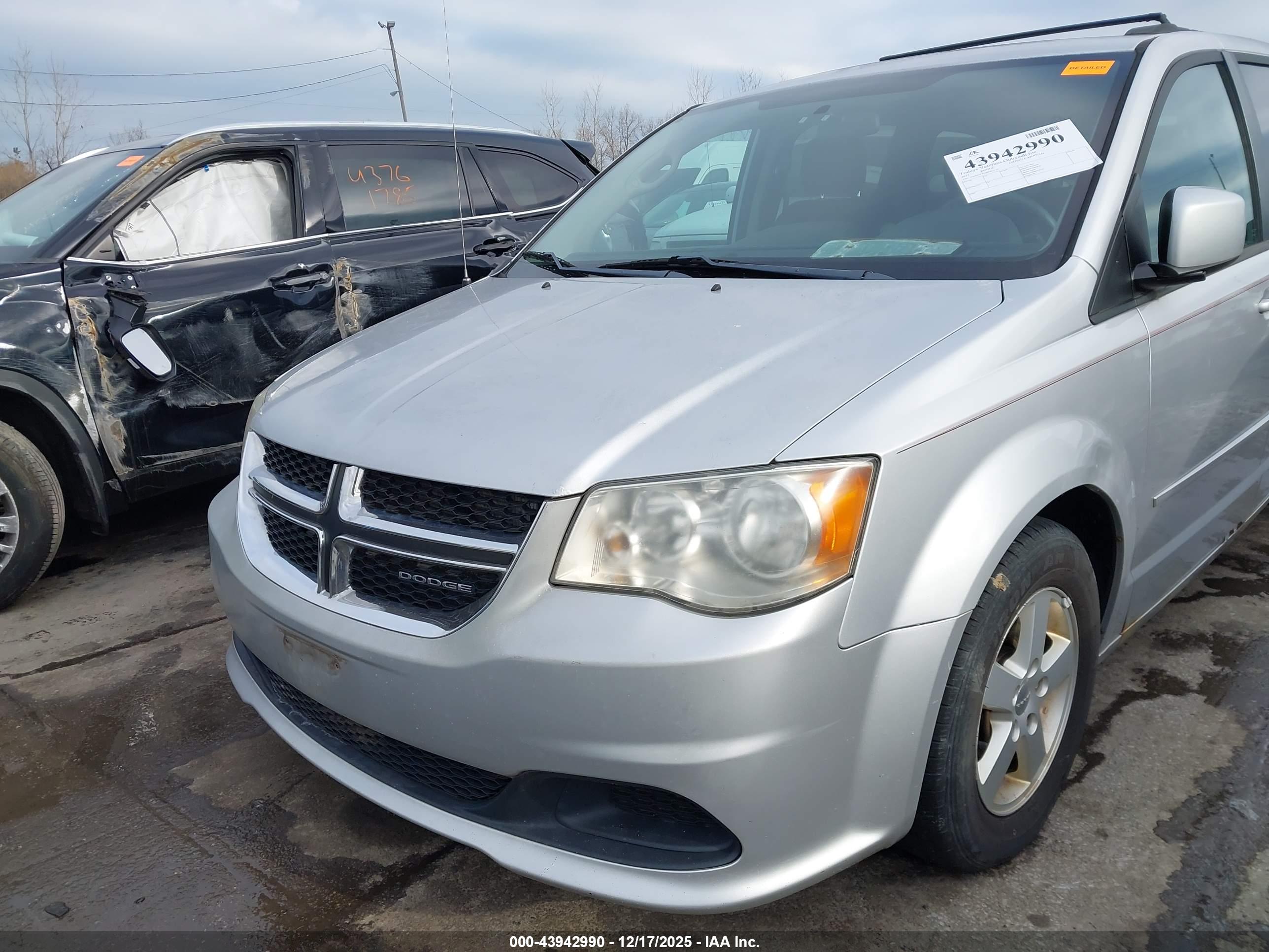 DODGE GRAND image 6