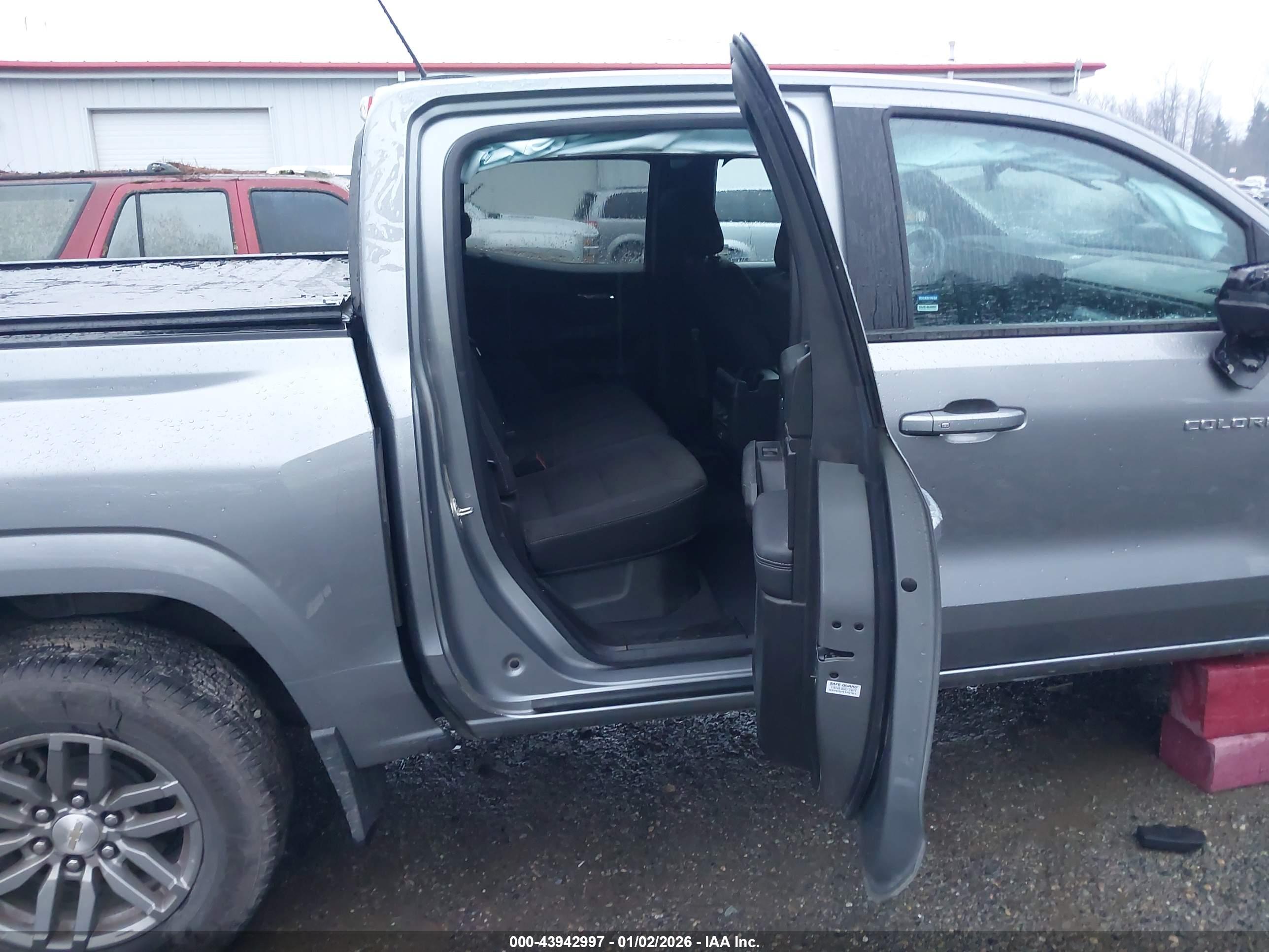 CHEVROLET COLORADO image 8