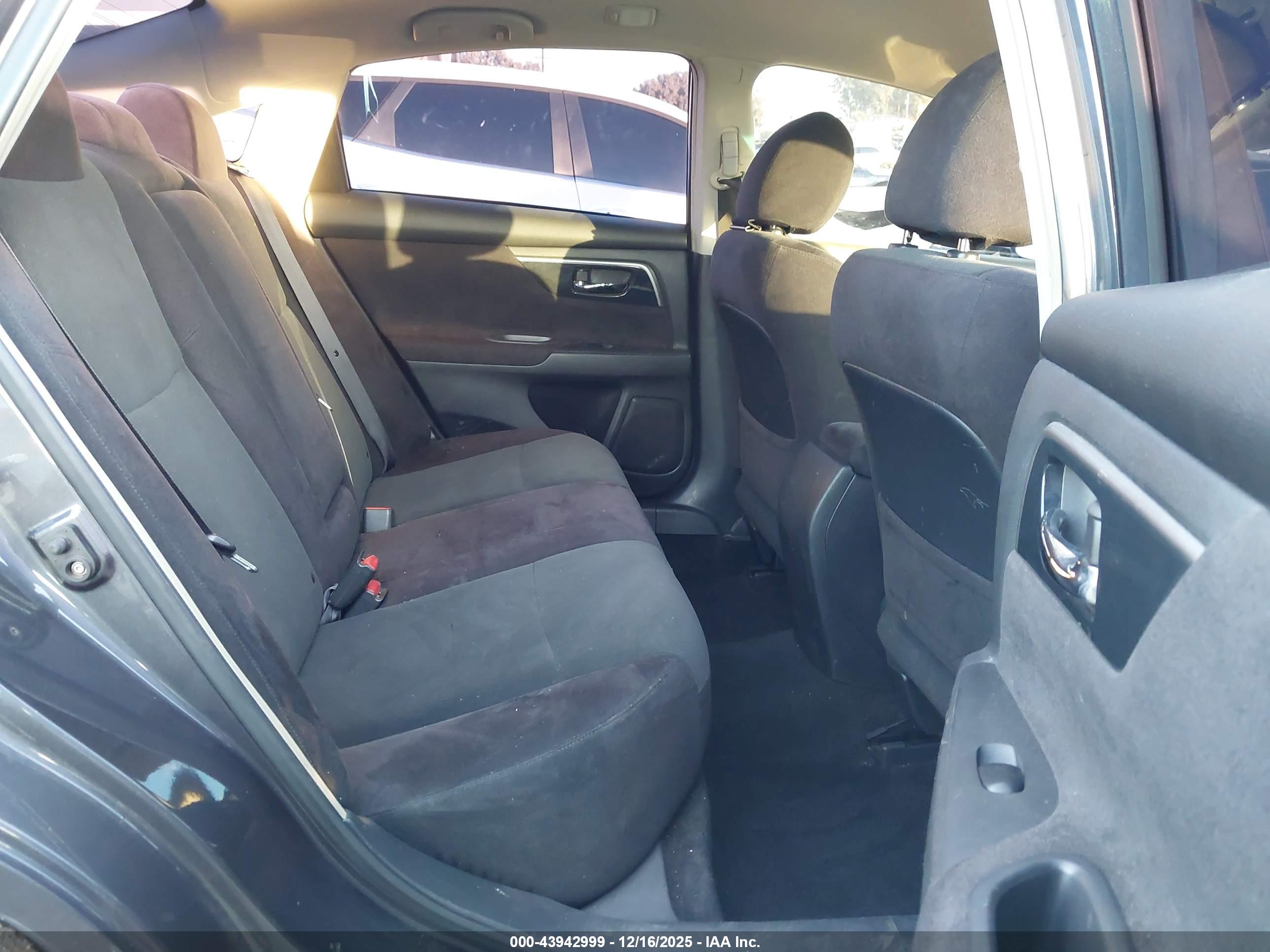 NISSAN ALTIMA image 8