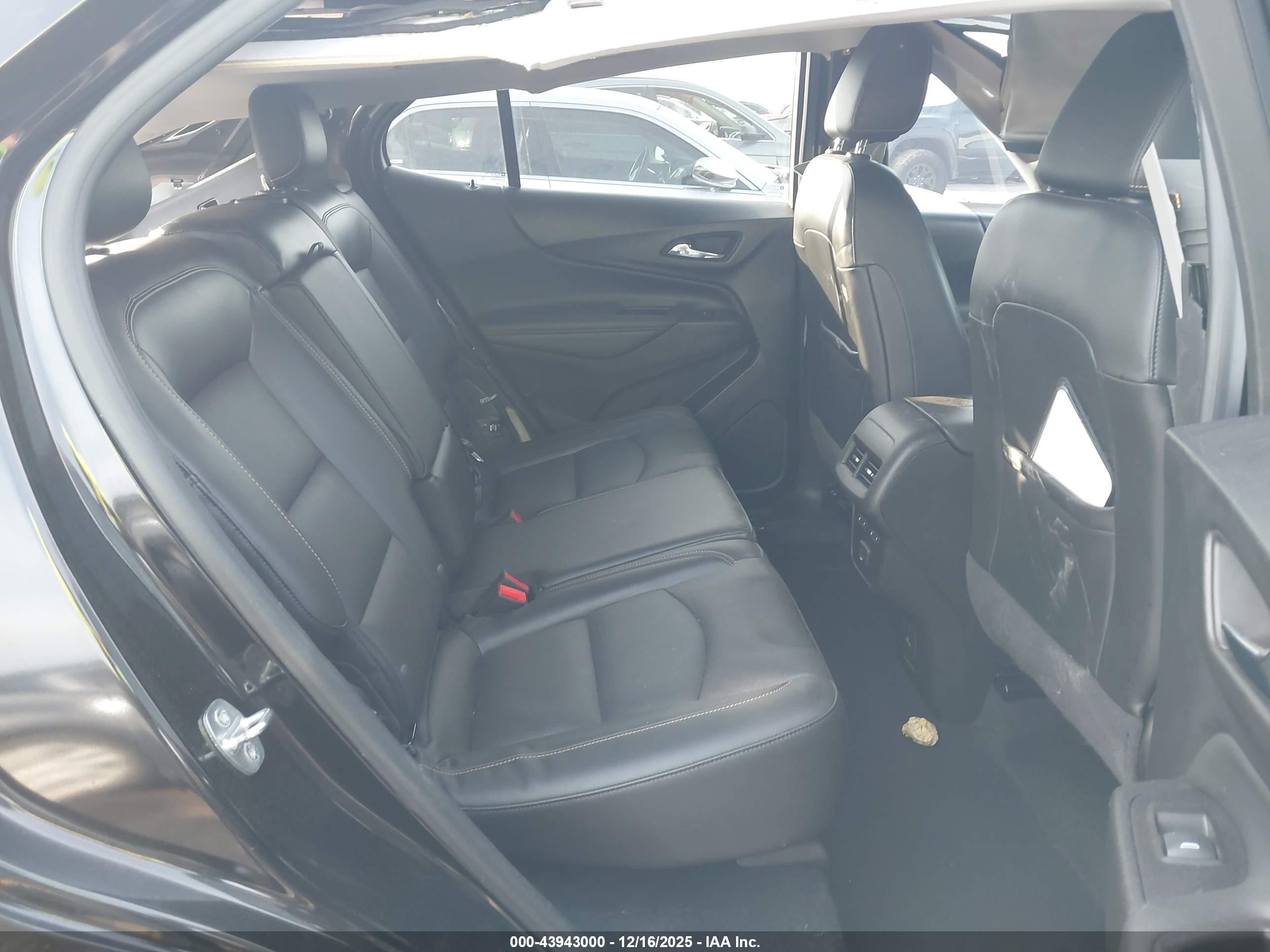 CHEVROLET EQUINOX image 8