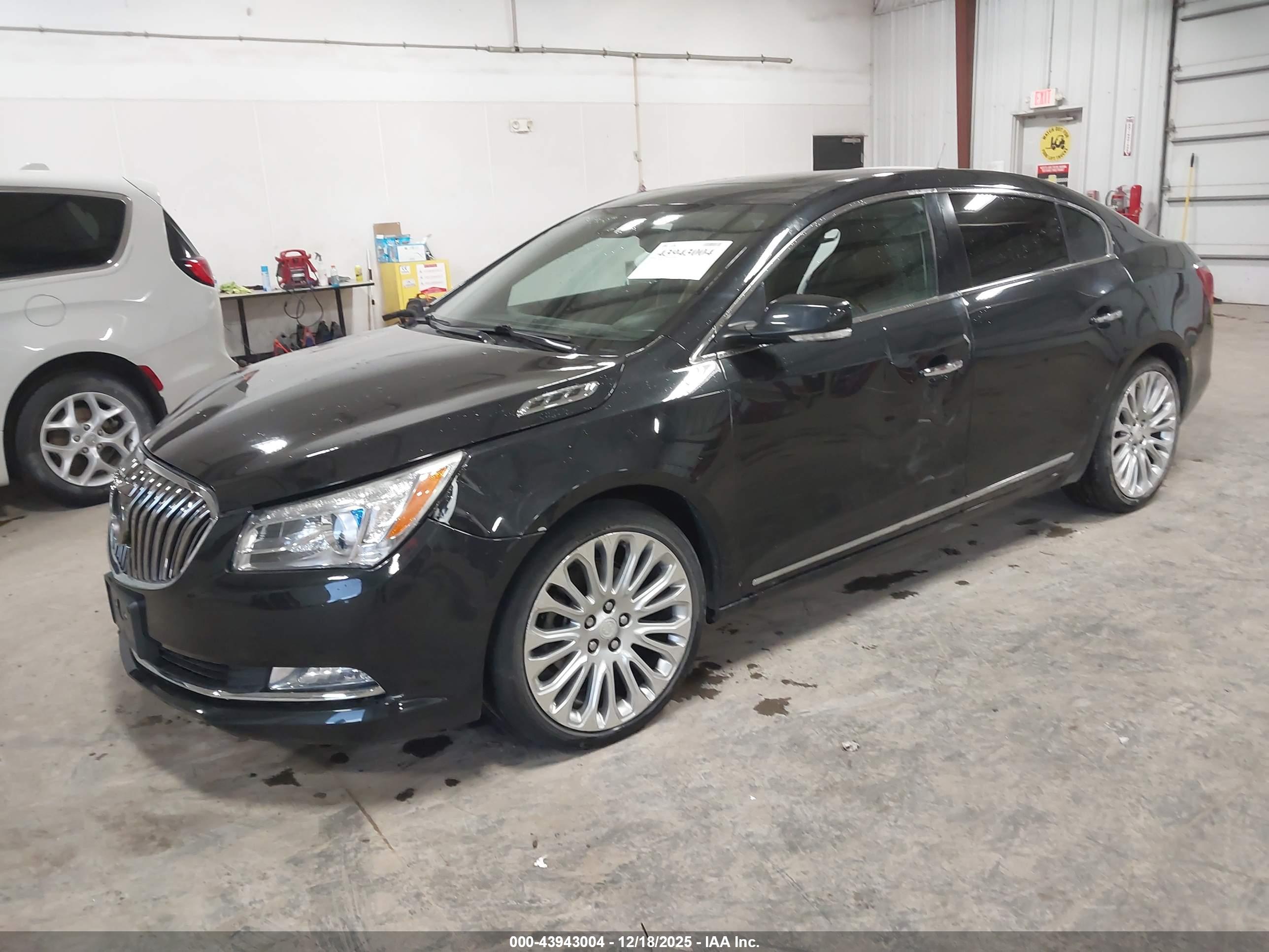BUICK LACROSSE image 2
