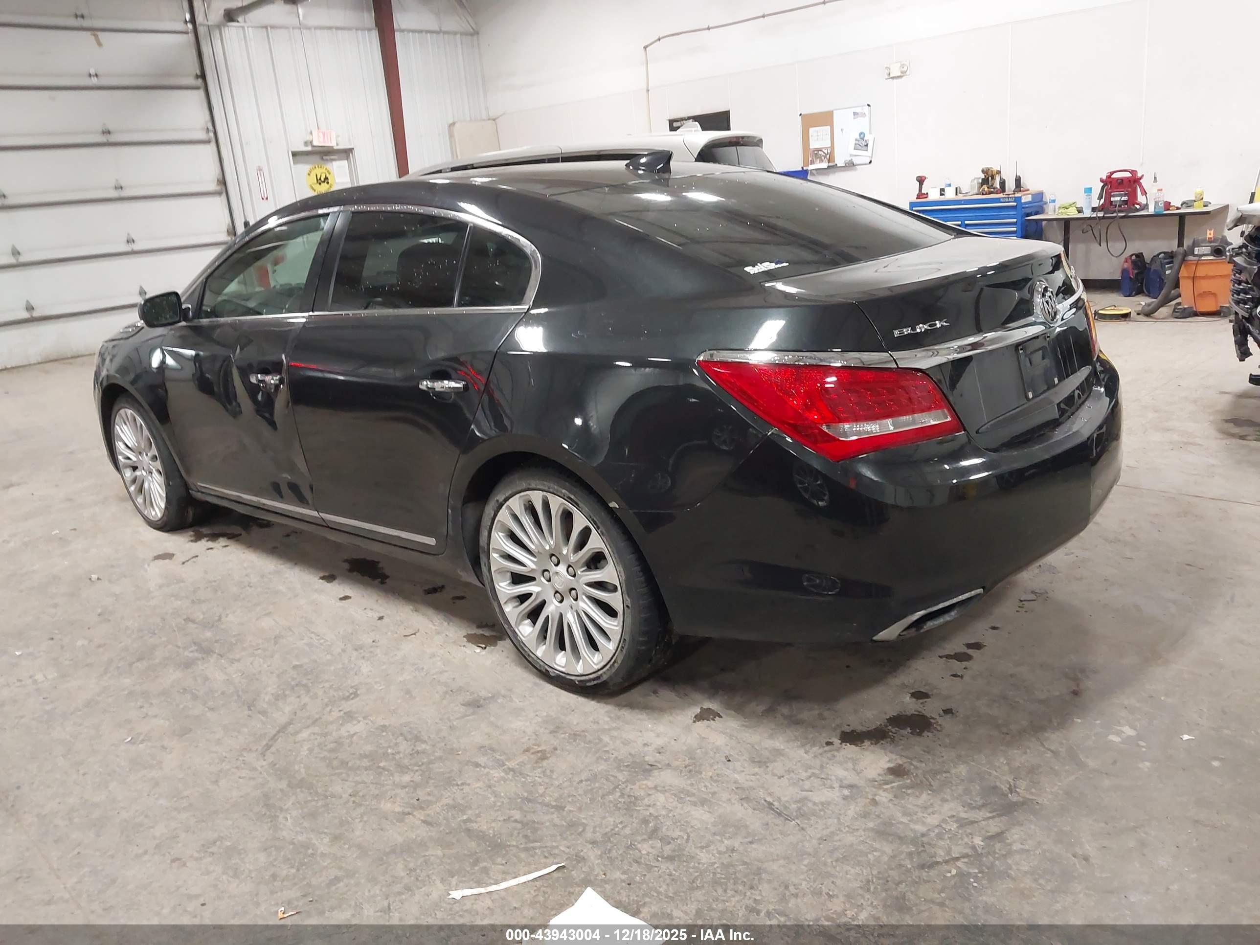 BUICK LACROSSE image 3