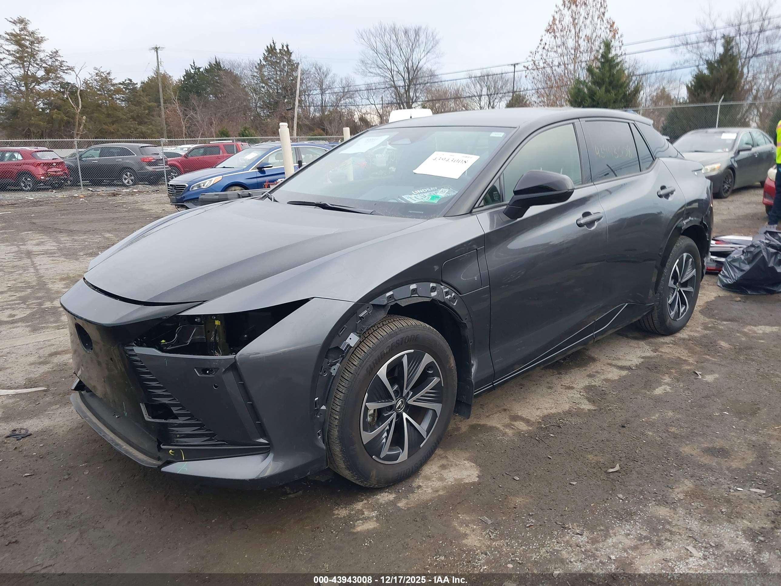 LEXUS RZ image 2