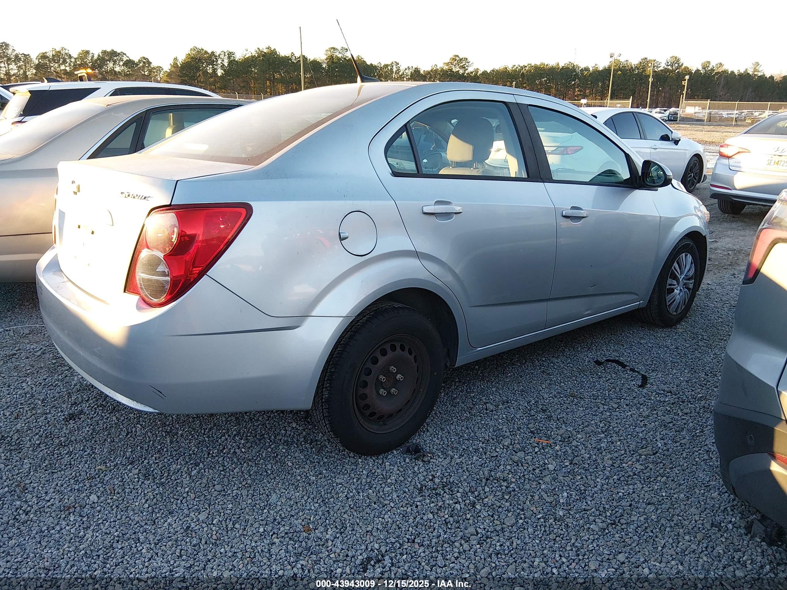 CHEVROLET SONIC image 4