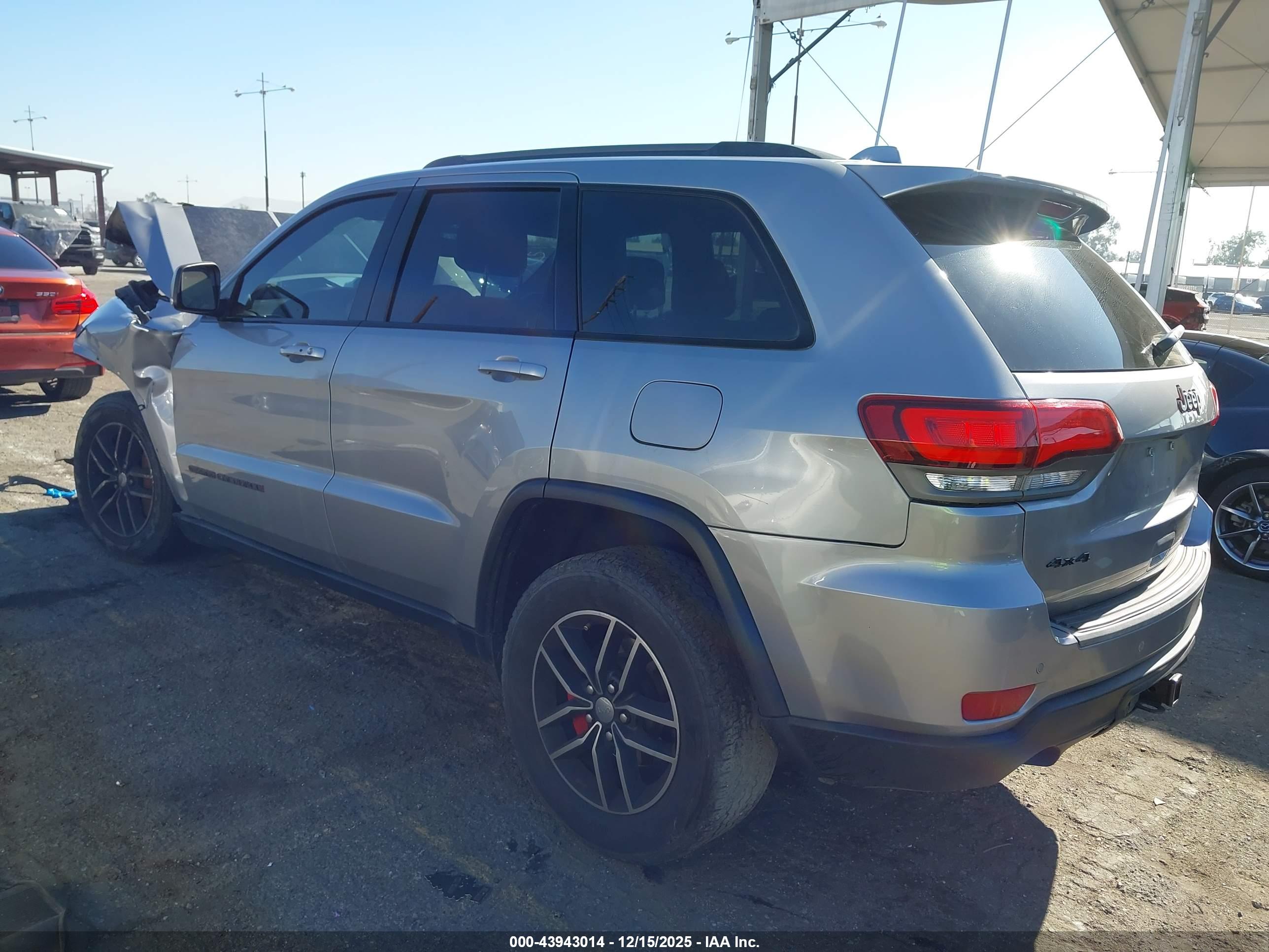JEEP GRAND image 3