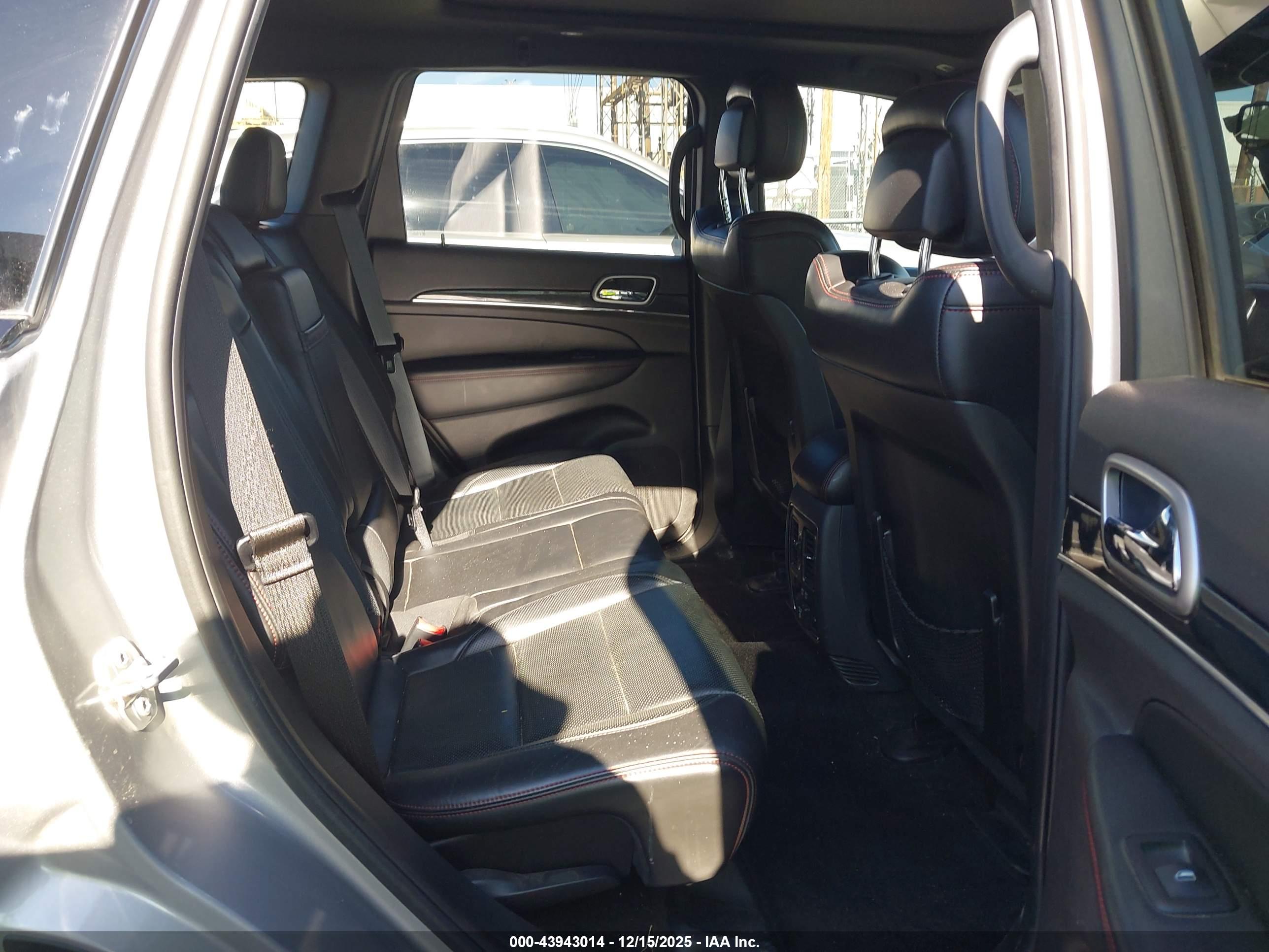 JEEP GRAND image 8
